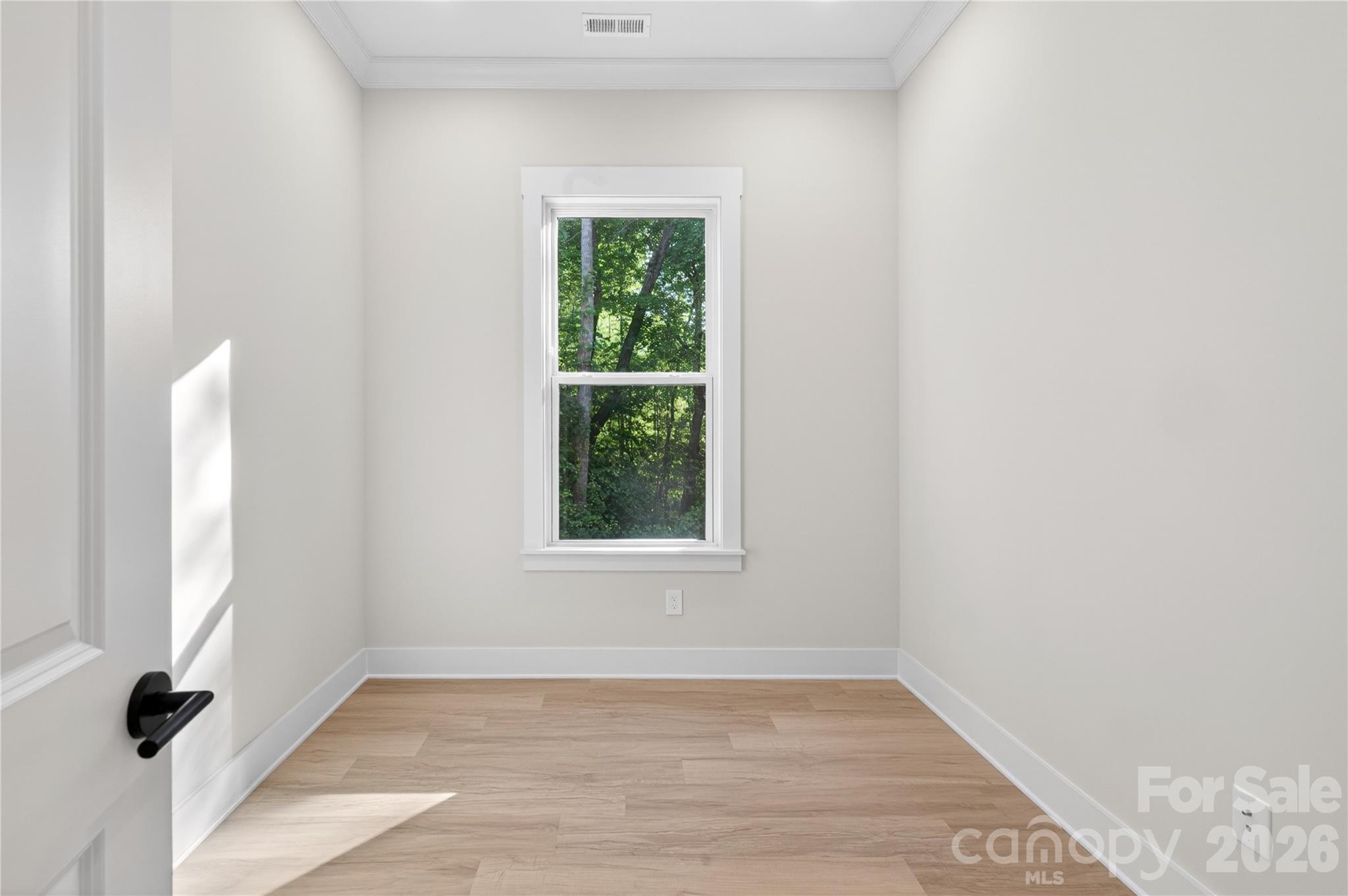 3883 12th Street NE — Hickory
