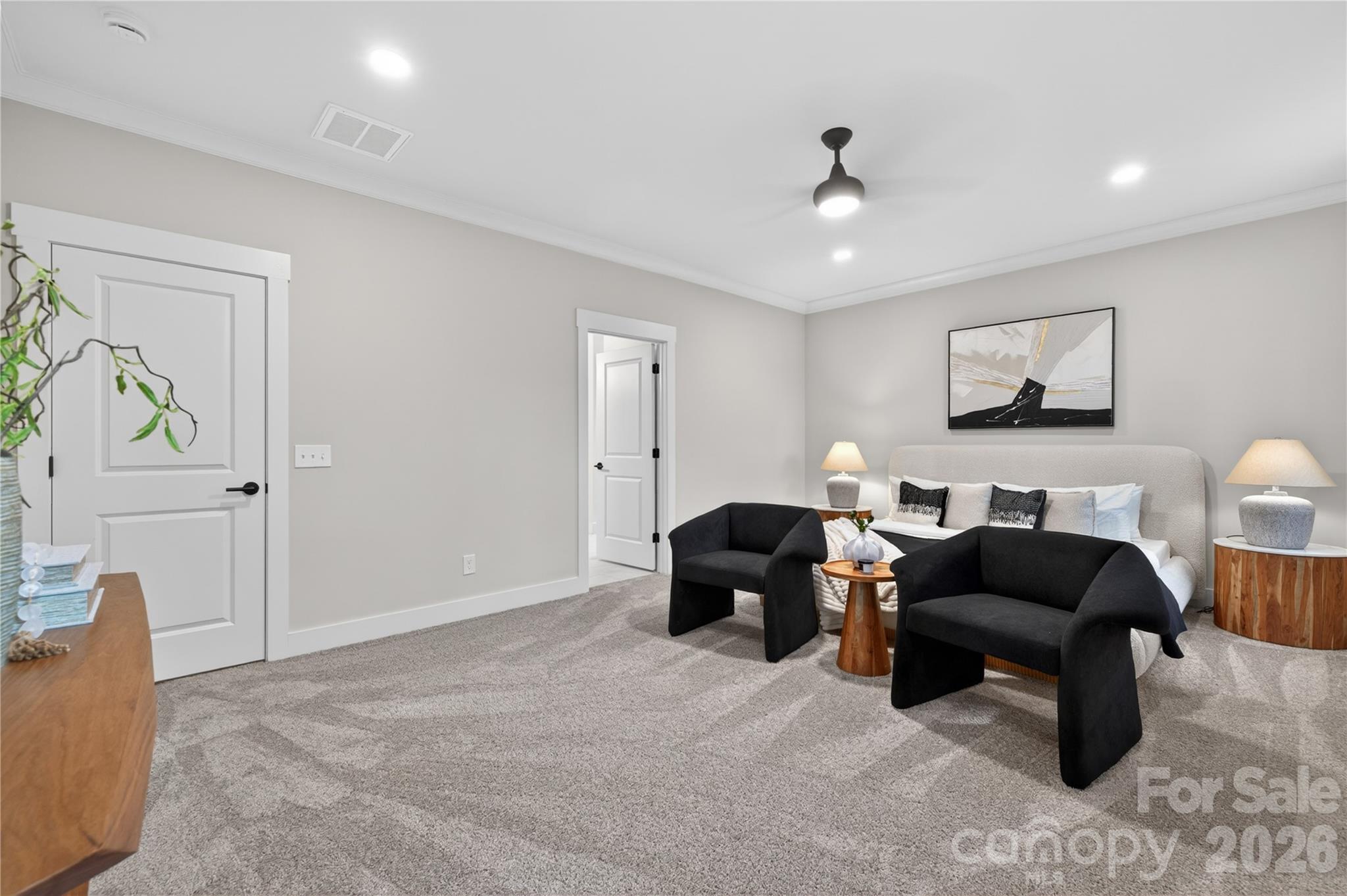 3883 12th Street NE — Hickory
