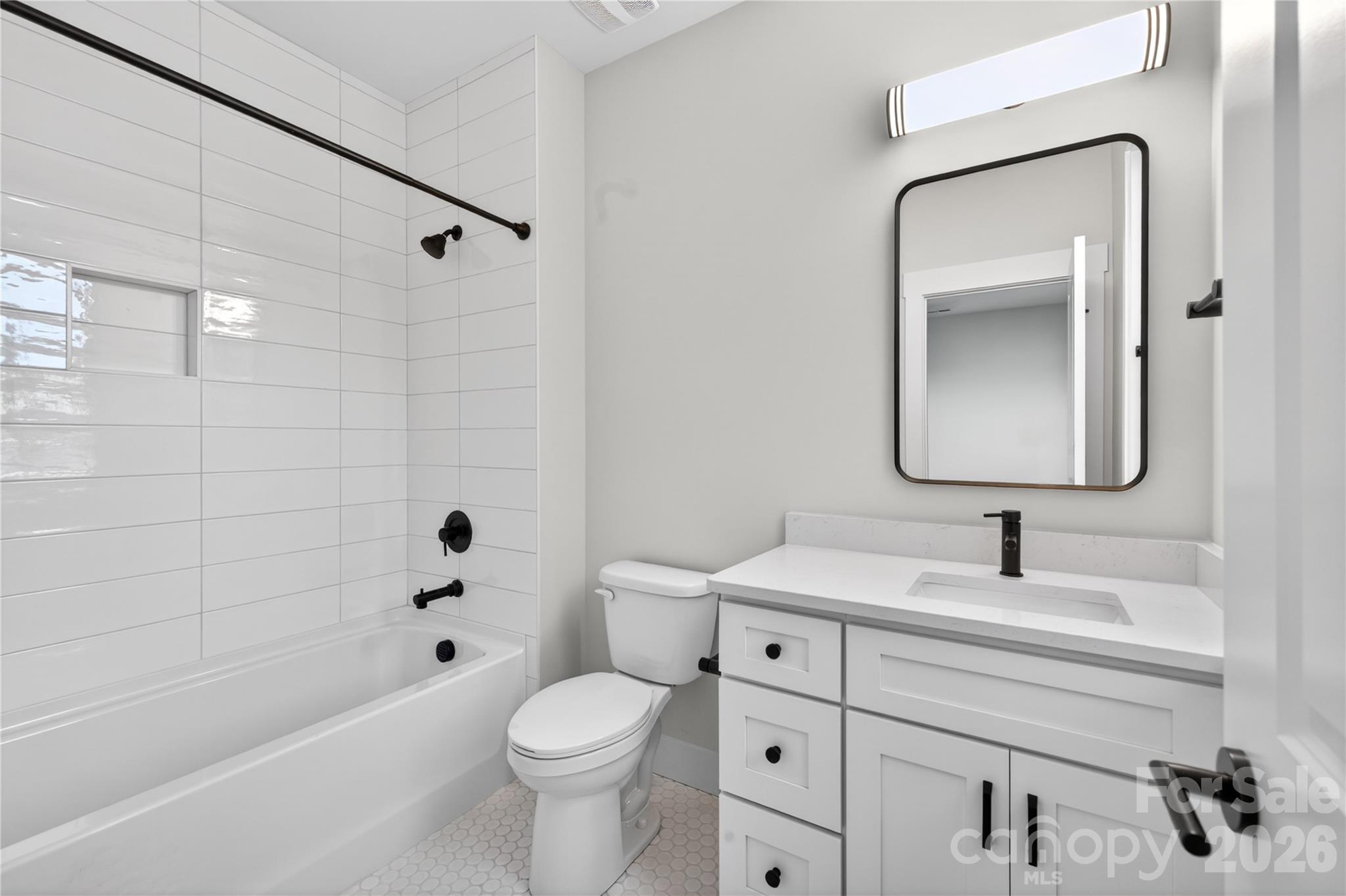 3883 12th Street NE — Hickory