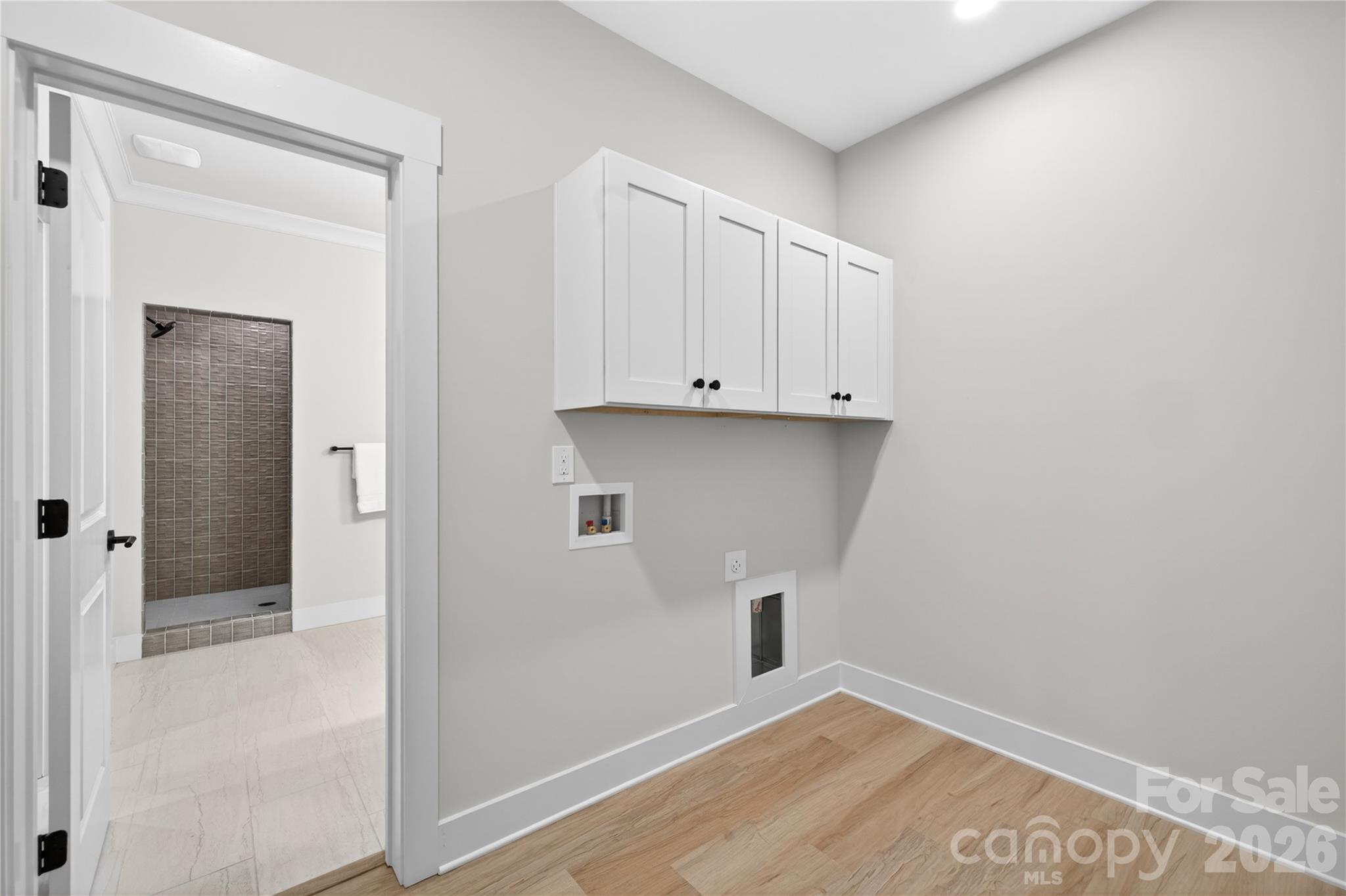 3883 12th Street NE — Hickory