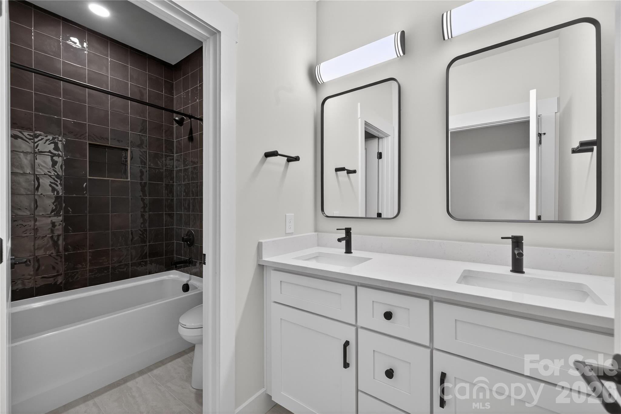 3883 12th Street NE — Hickory