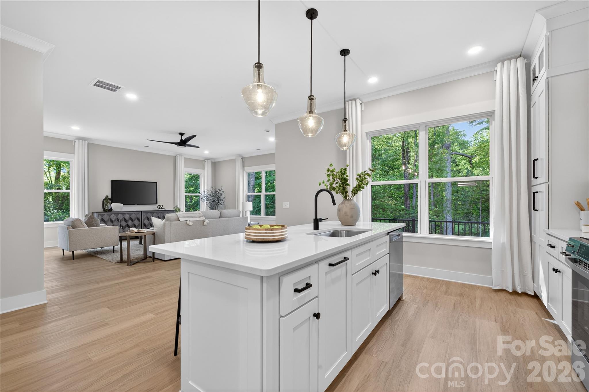 3883 12th Street NE — Hickory