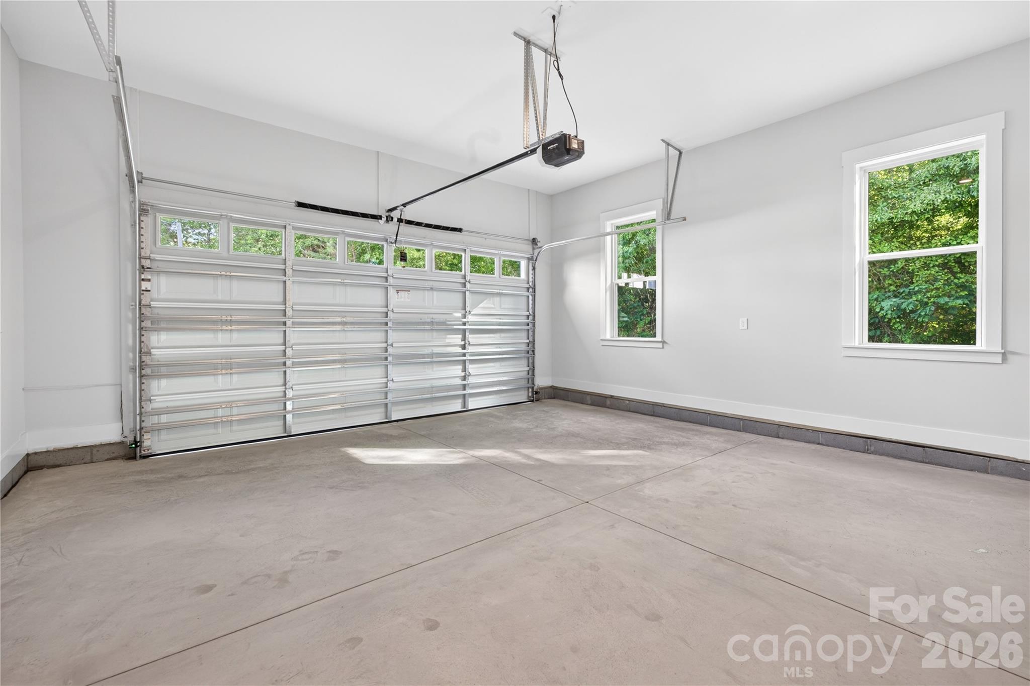 3883 12th Street NE — Hickory