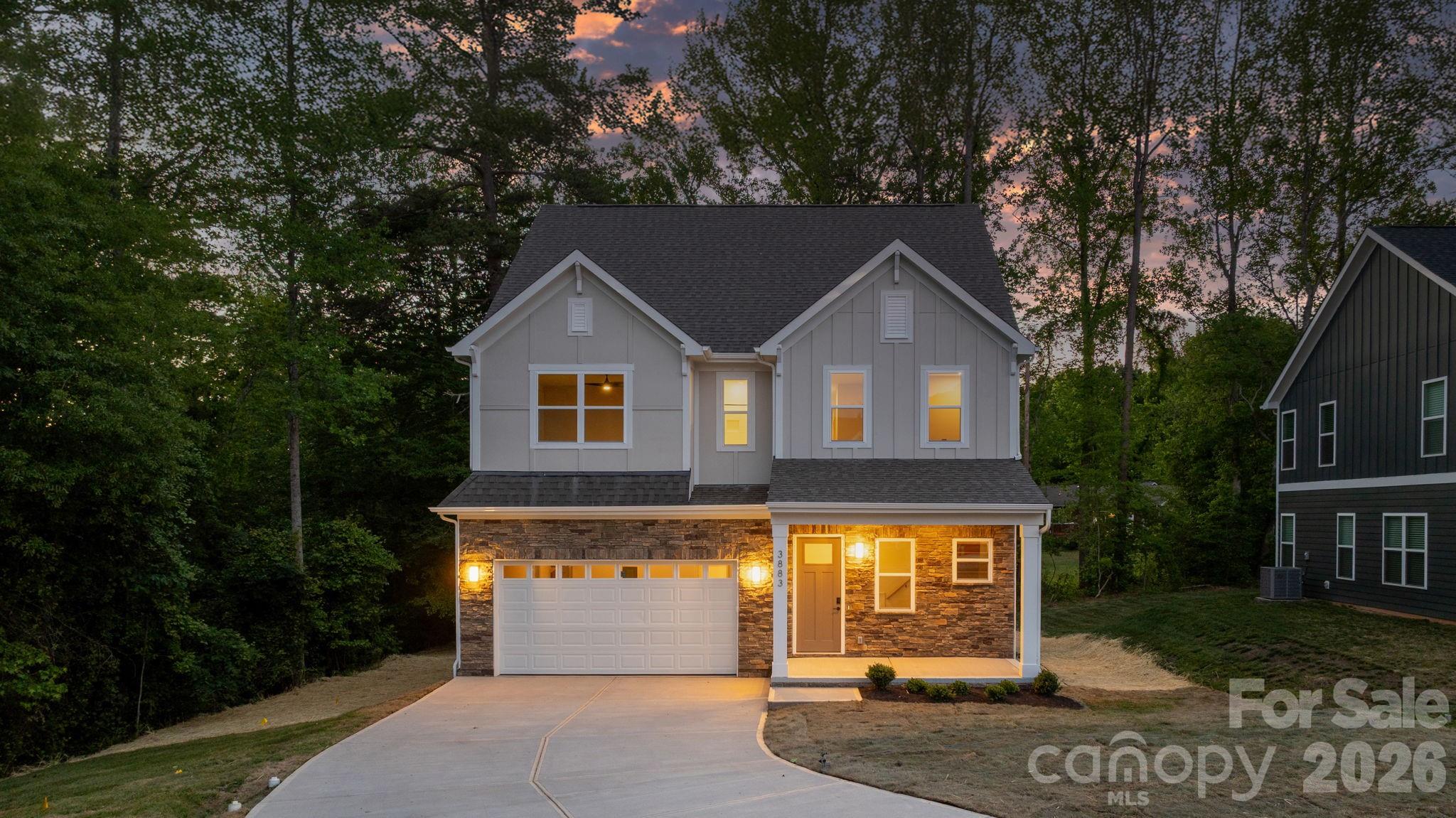 3883 12th Street NE — Hickory