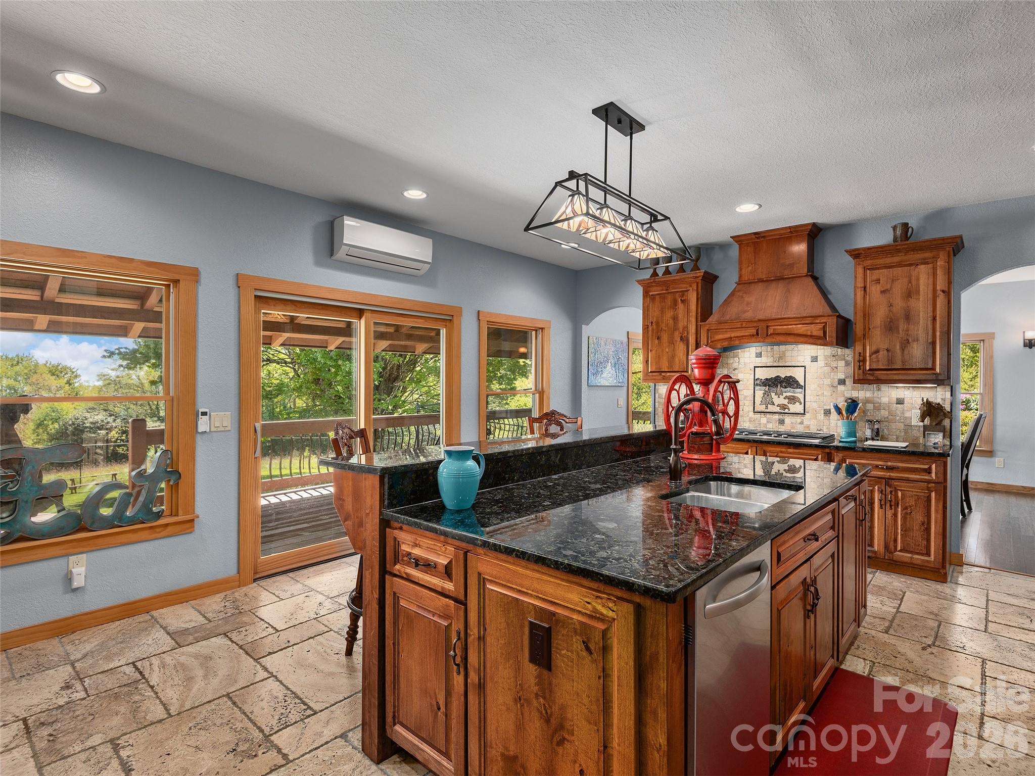 350 Snow Flake Lane — Maggie Valley