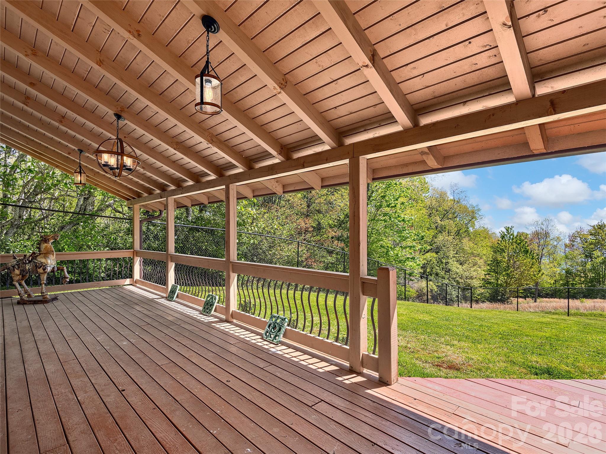 350 Snow Flake Lane — Maggie Valley