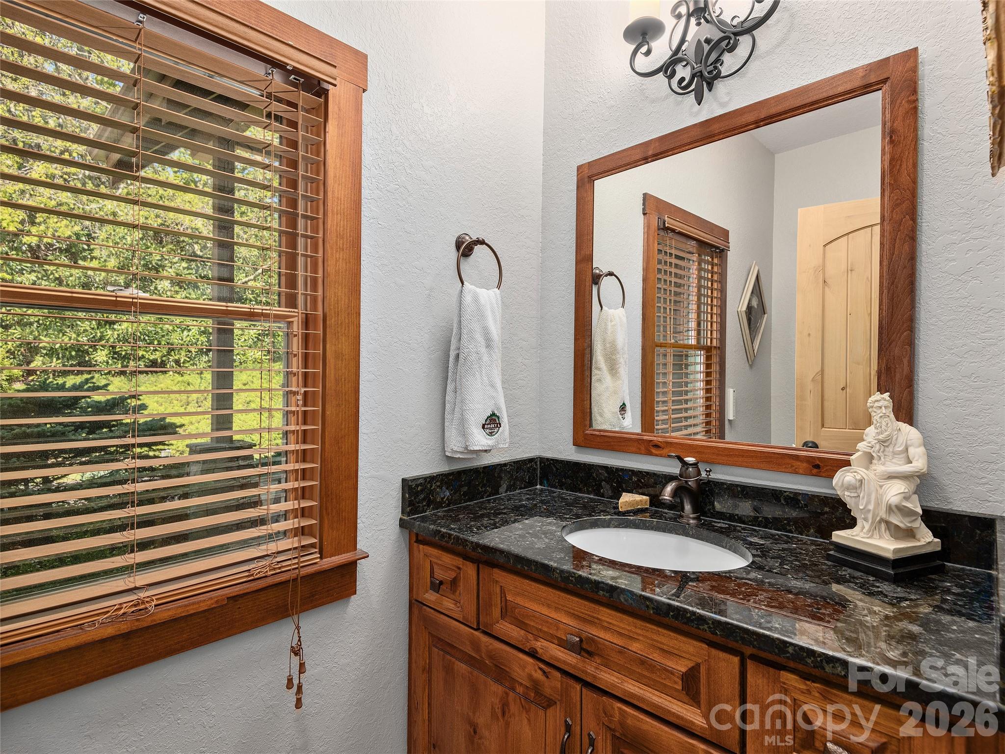 350 Snow Flake Lane — Maggie Valley