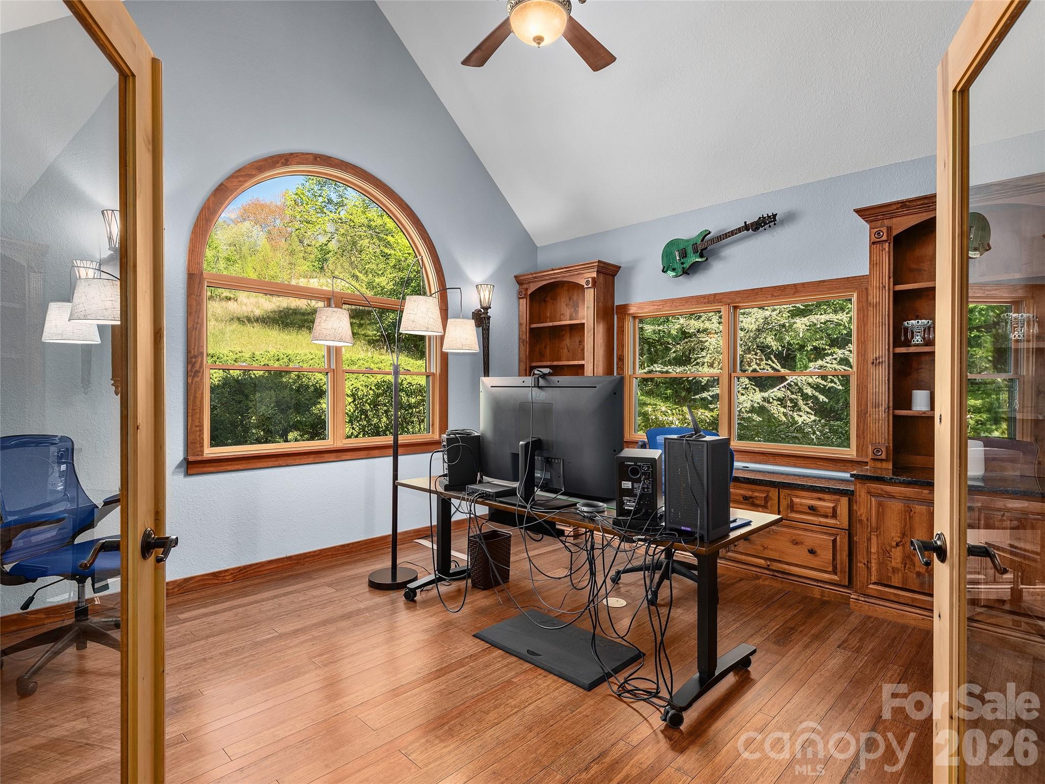 350 Snow Flake Lane — Maggie Valley