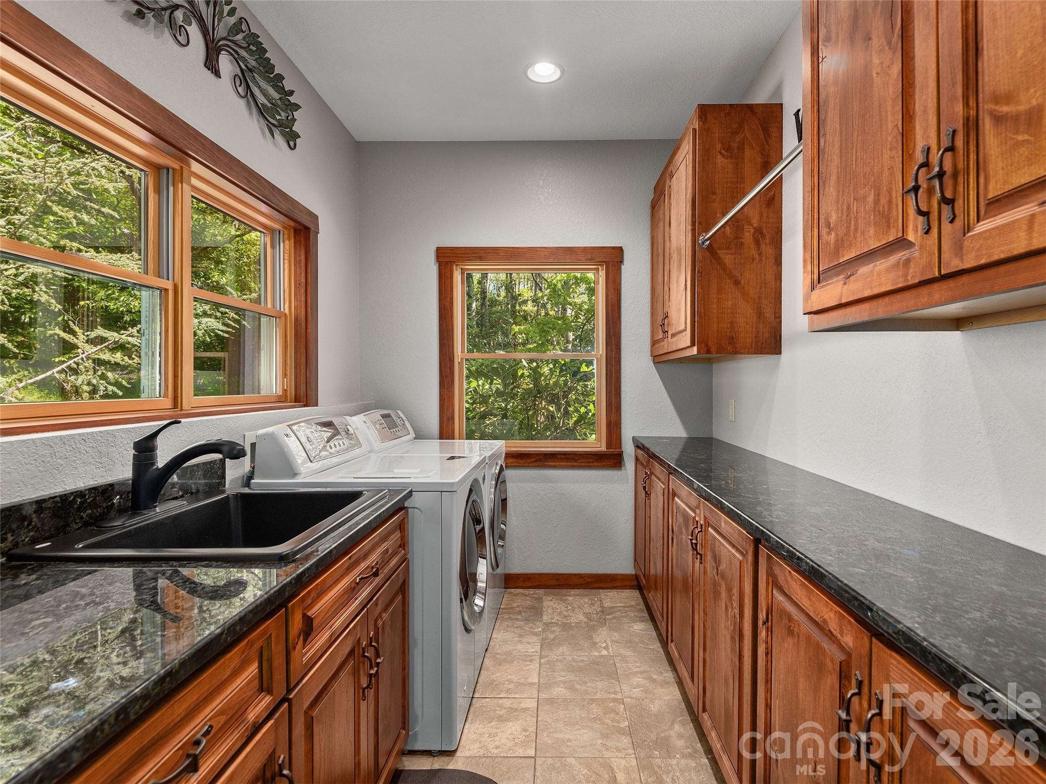 350 Snow Flake Lane — Maggie Valley