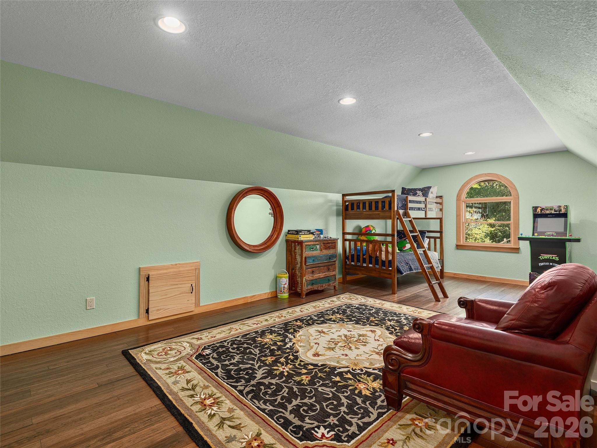 350 Snow Flake Lane — Maggie Valley