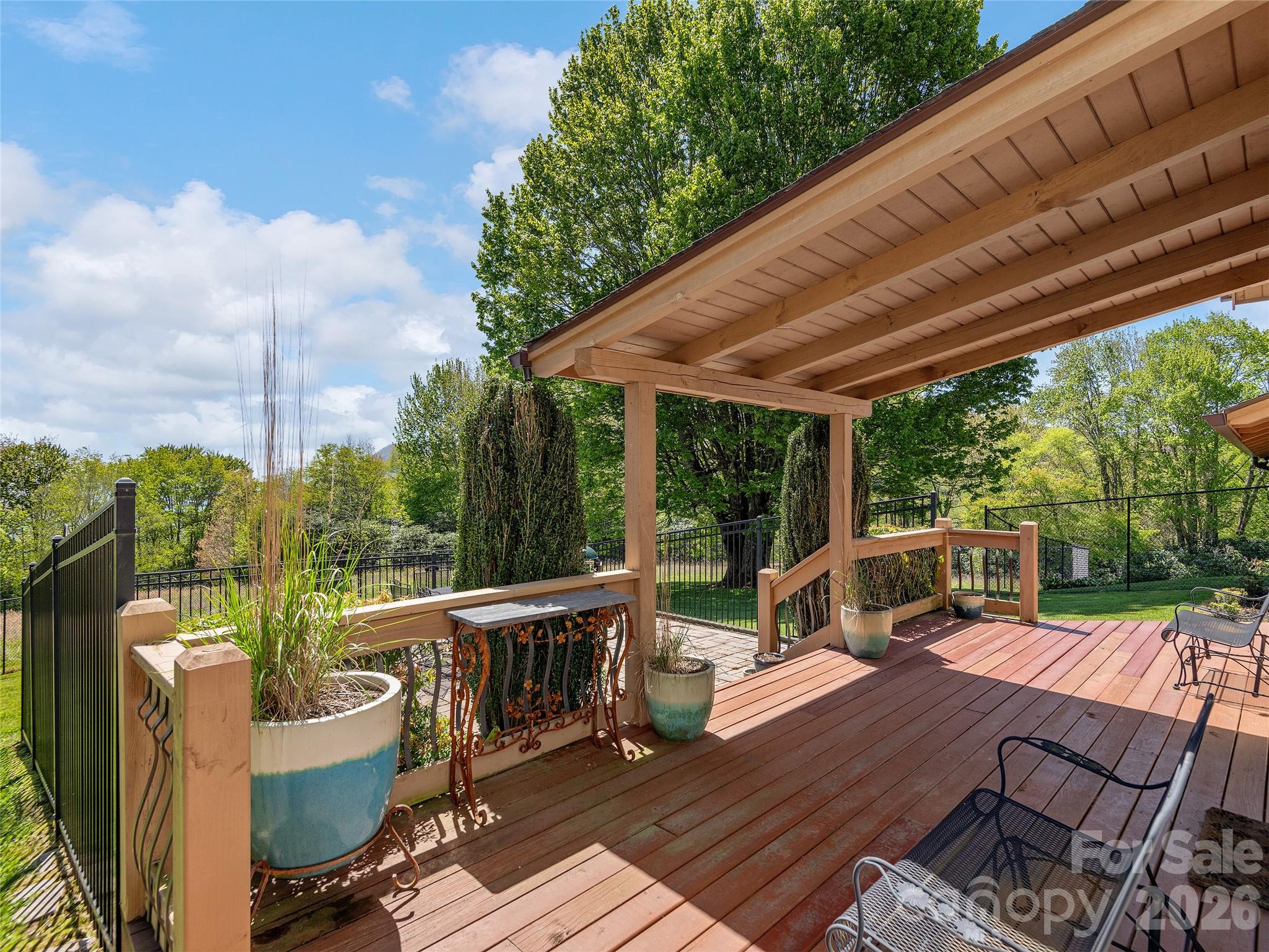 350 Snow Flake Lane — Maggie Valley