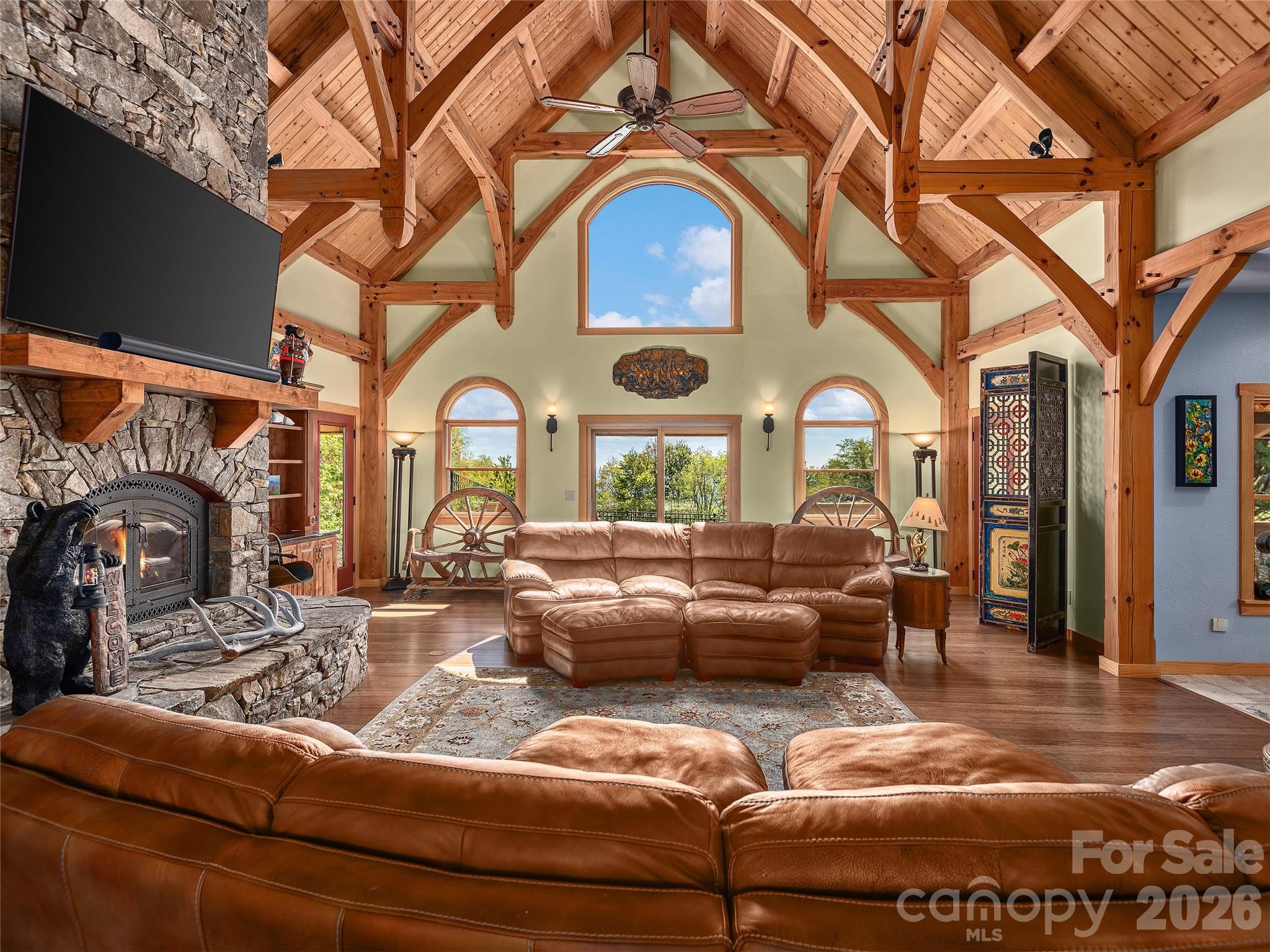 350 Snow Flake Lane — Maggie Valley
