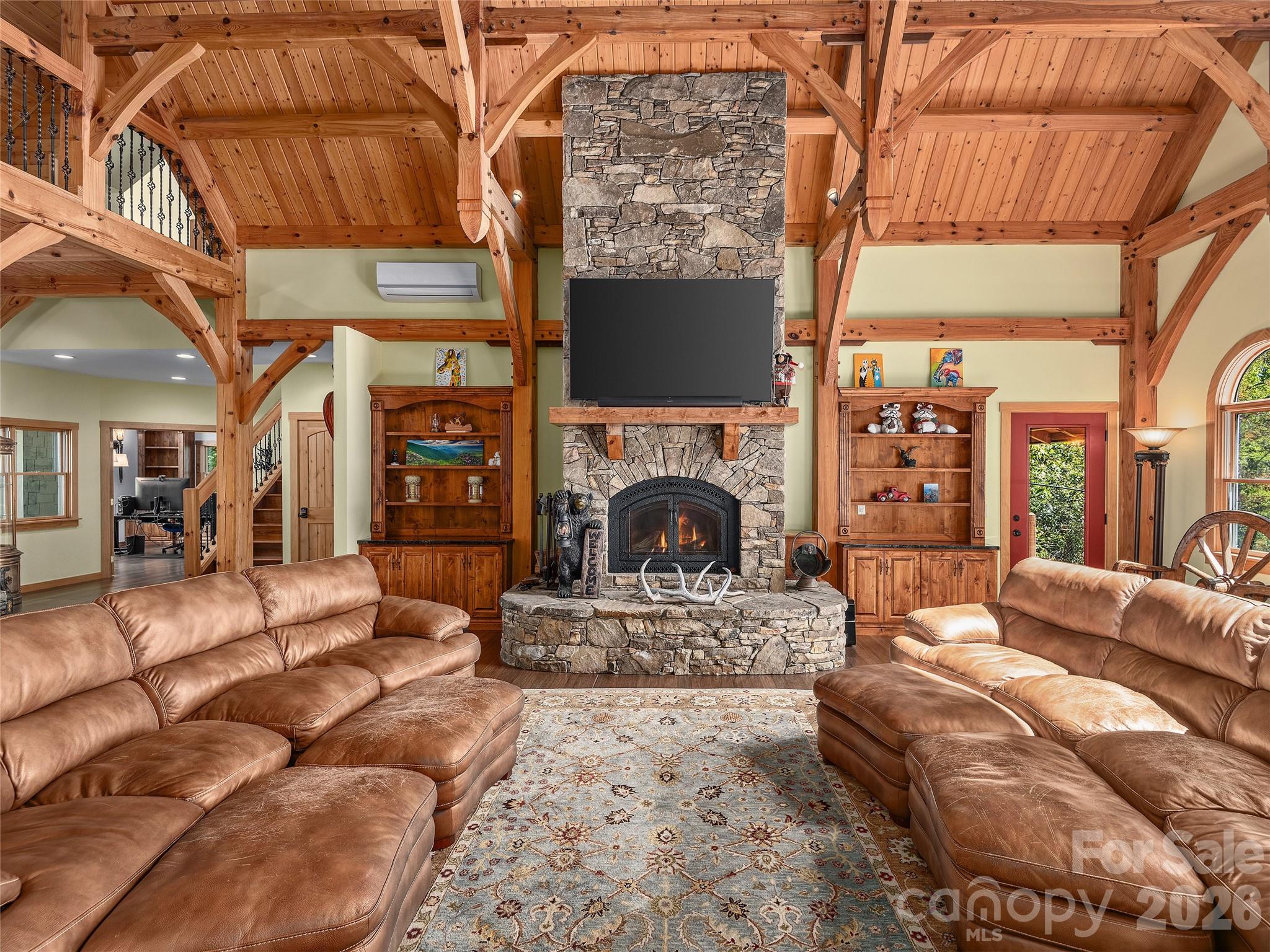 350 Snow Flake Lane — Maggie Valley
