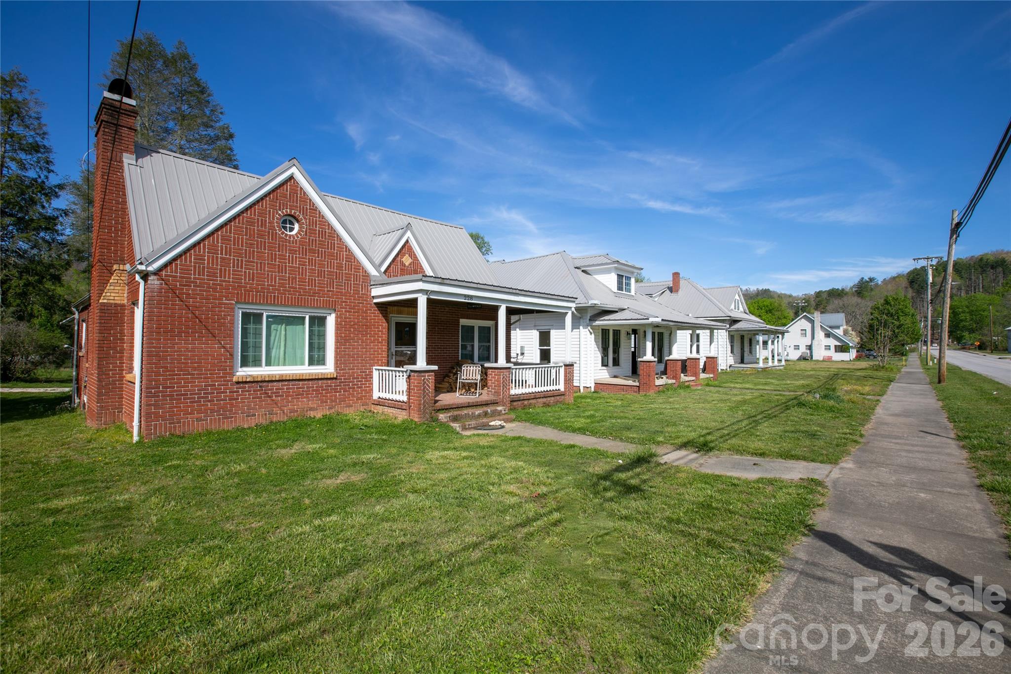 228 Main Street — Rosman