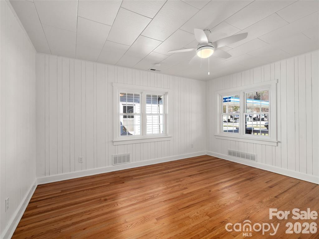 228 Main Street — Rosman