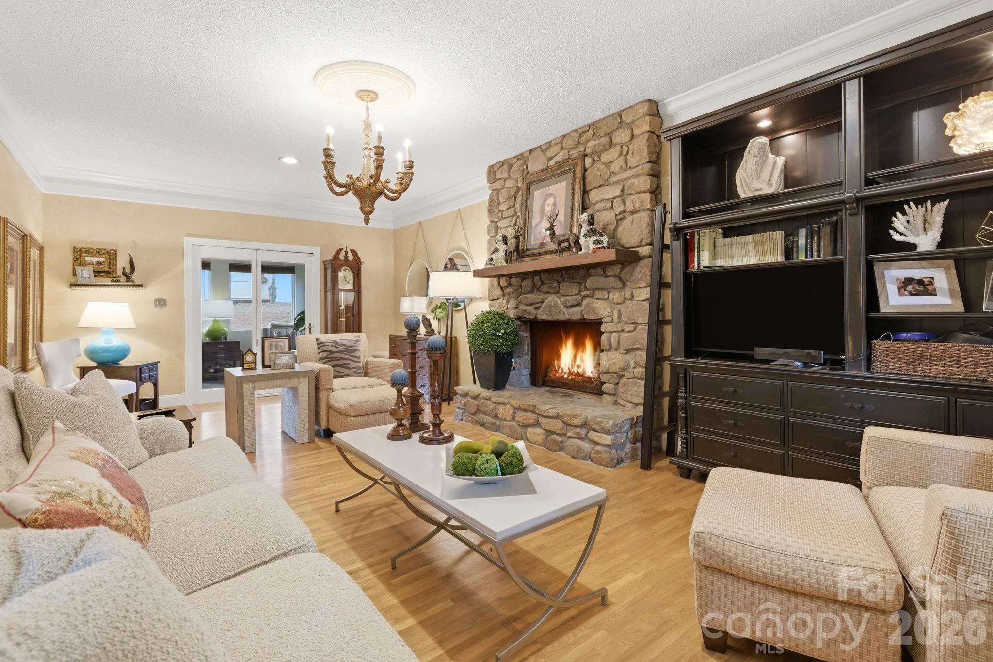 1496 Hardwood Circle — Newton