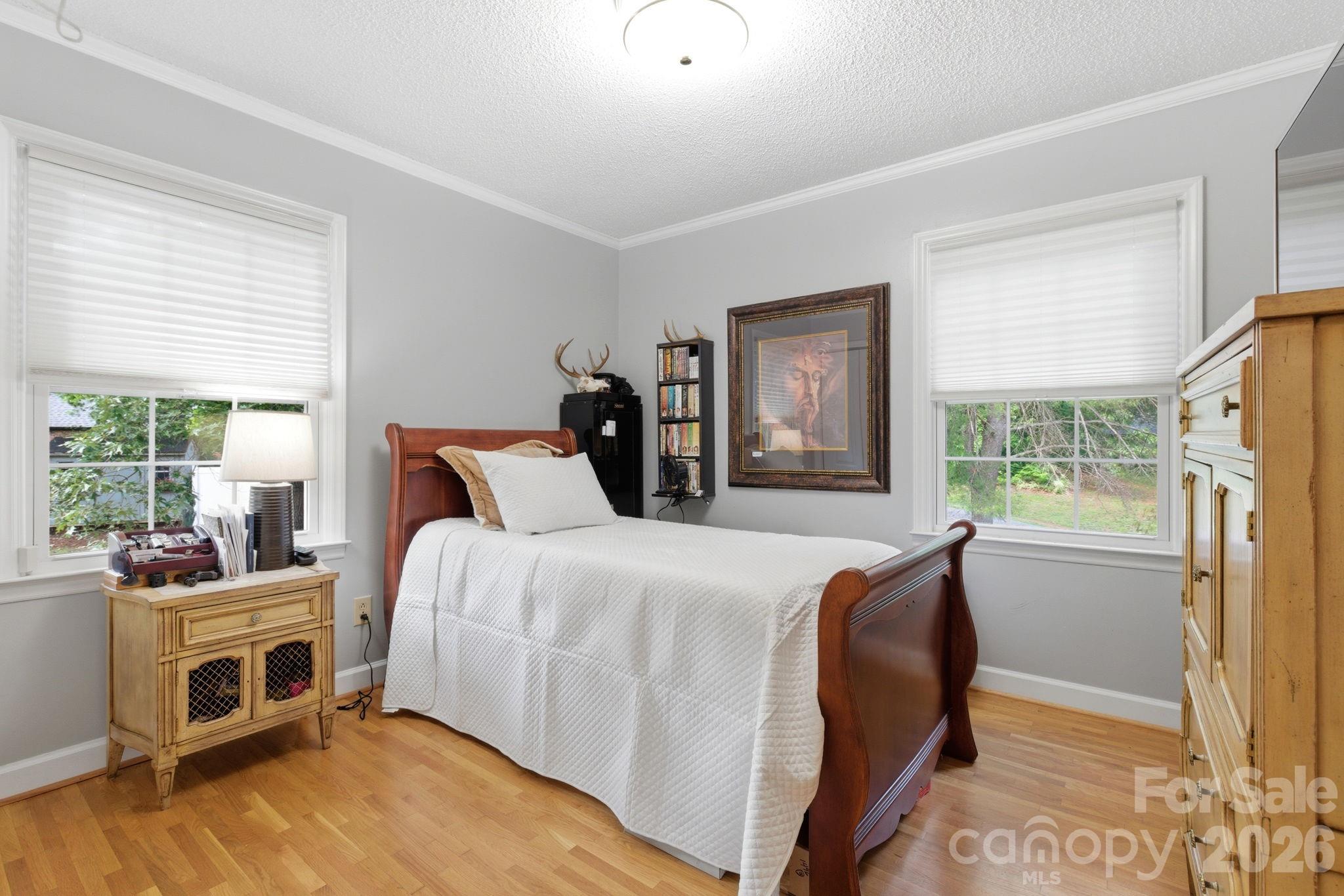 1496 Hardwood Circle — Newton