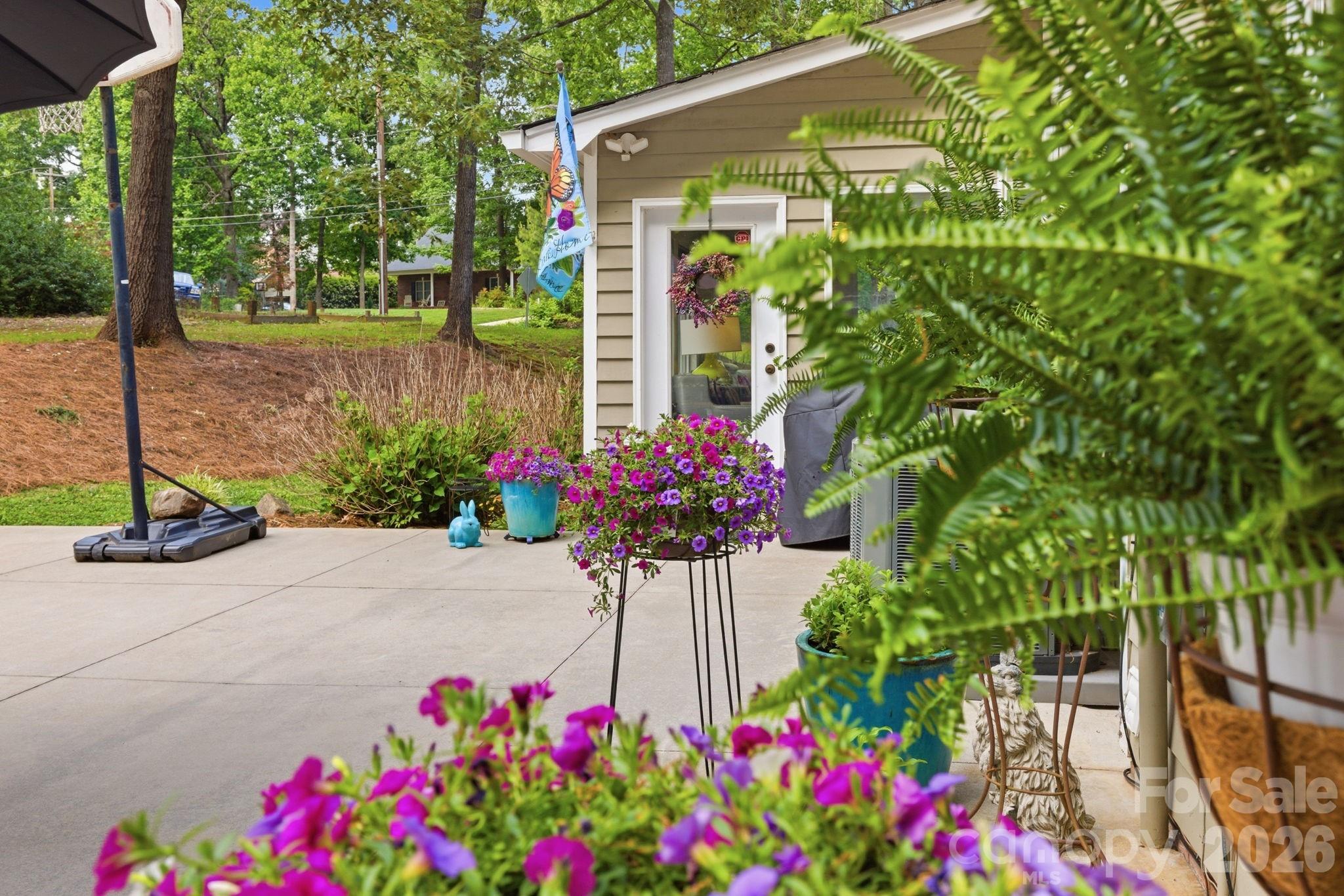 1496 Hardwood Circle — Newton