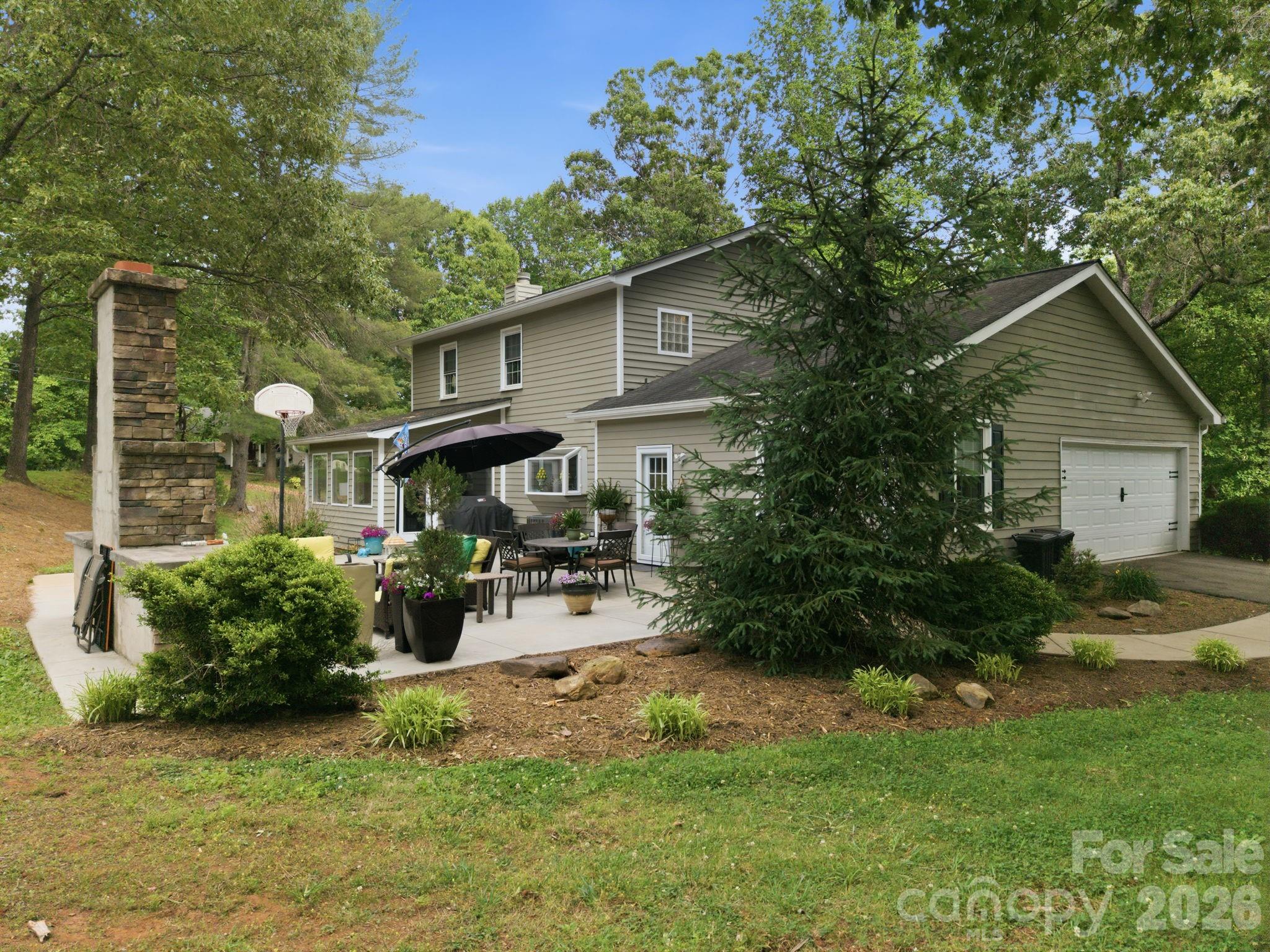 1496 Hardwood Circle — Newton
