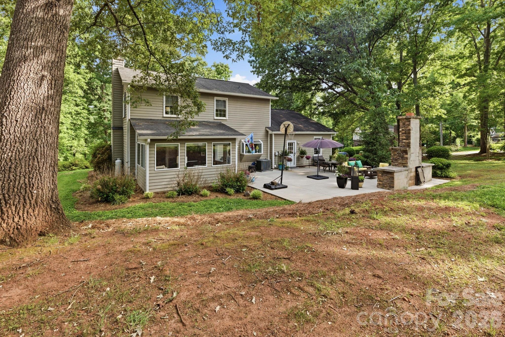 1496 Hardwood Circle — Newton