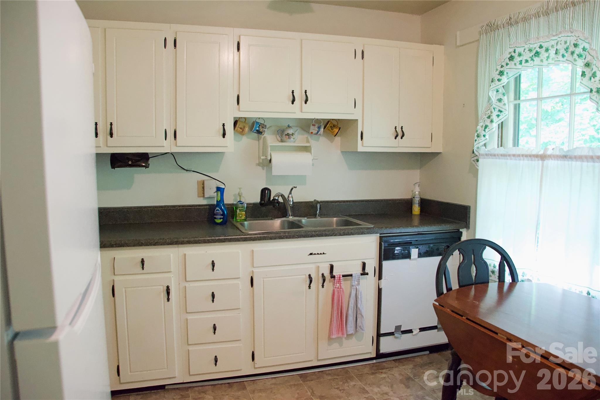 4631 Highlake Drive — Charlotte