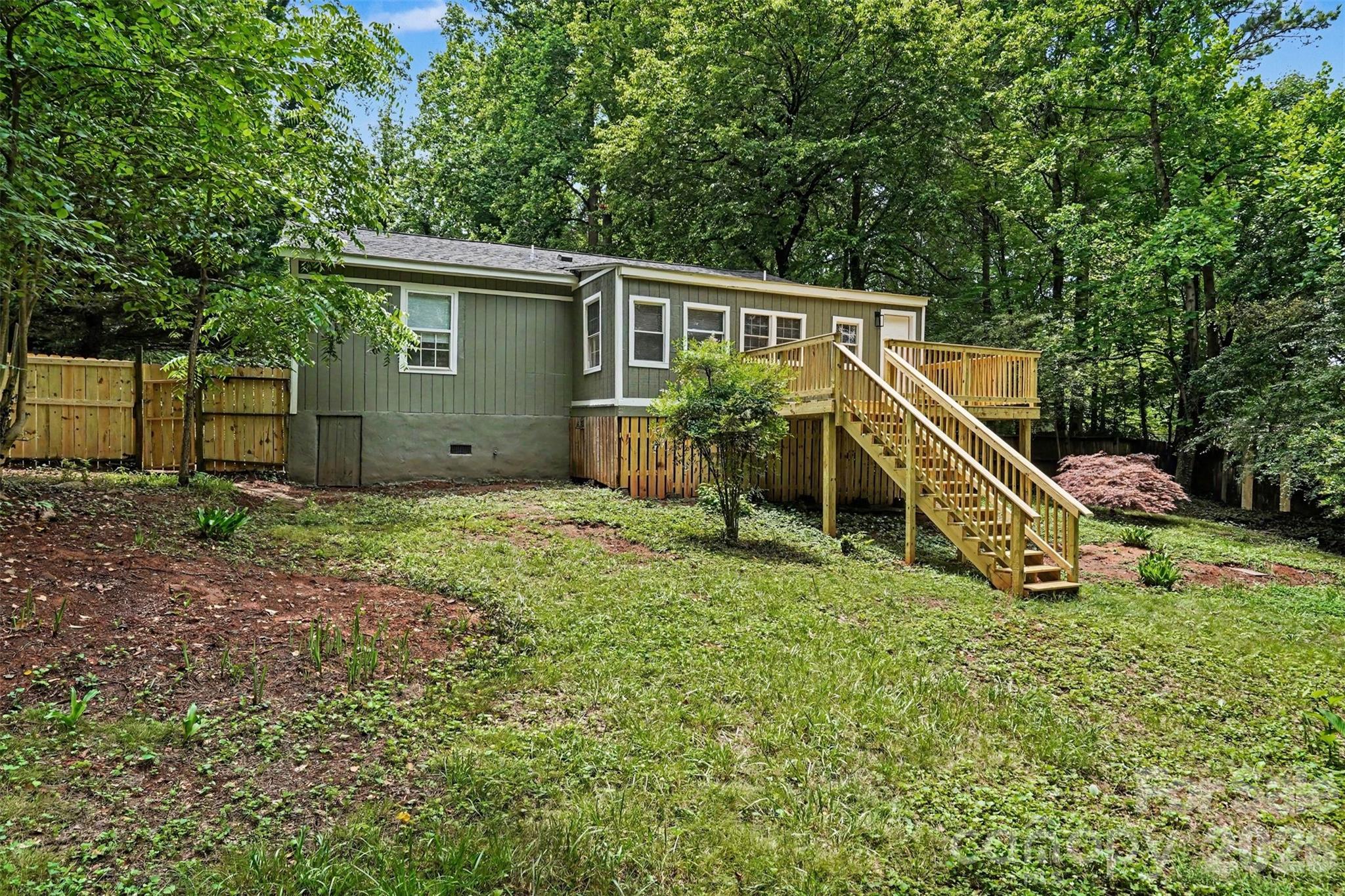9118 S Lakebrook Road — Charlotte