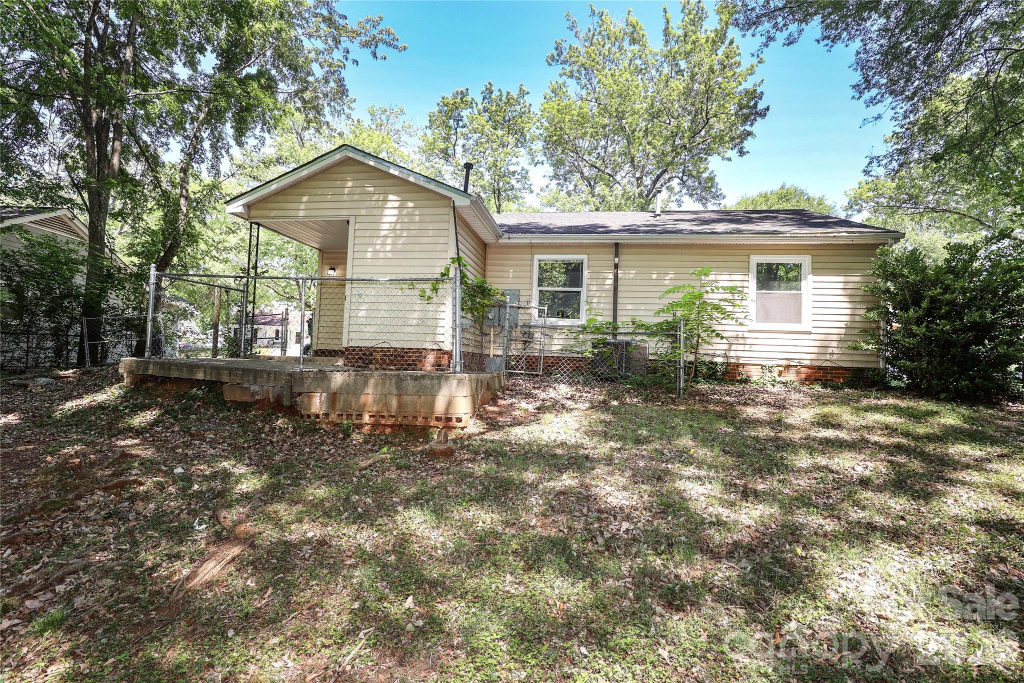 609 Fawnbrook Lane — Charlotte