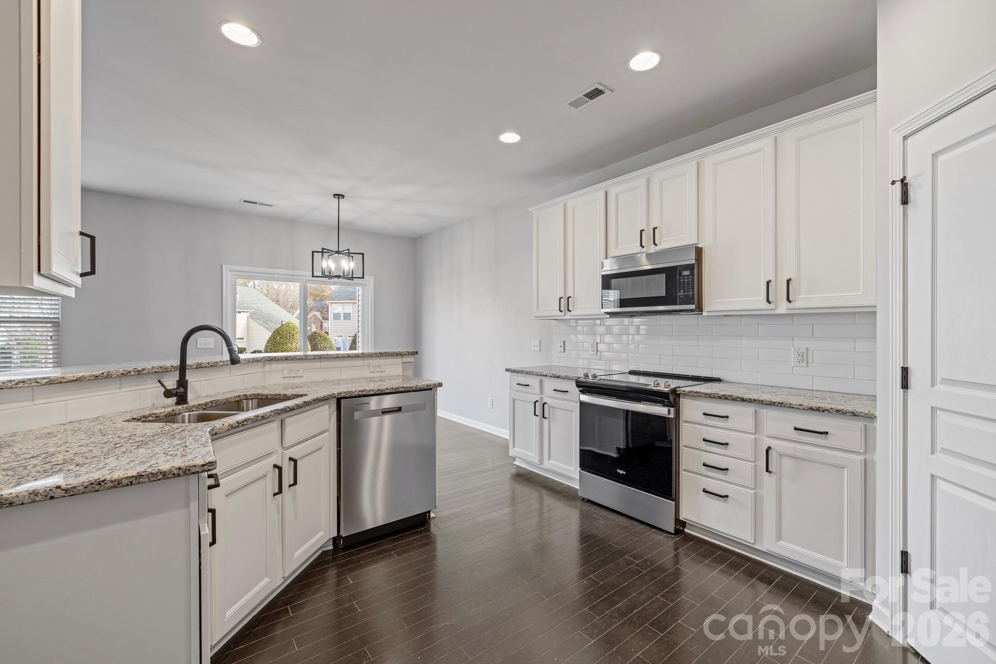 4364 Park South Station Boulevard — Charlotte
