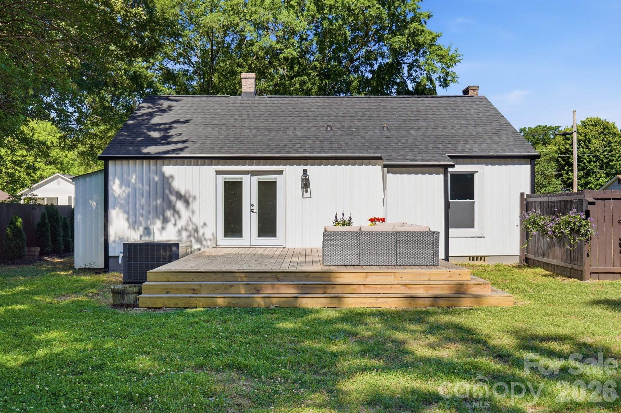 912 Laura Avenue — Kannapolis