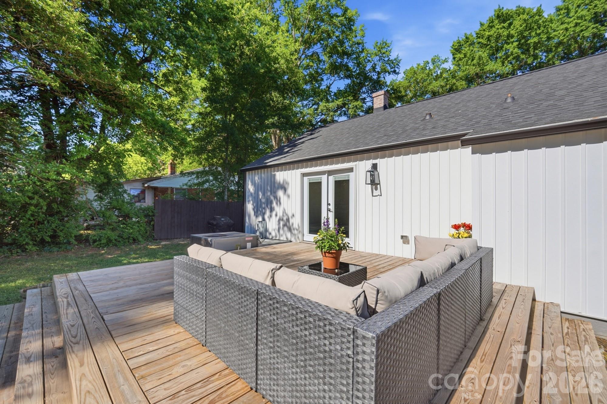 912 Laura Avenue — Kannapolis