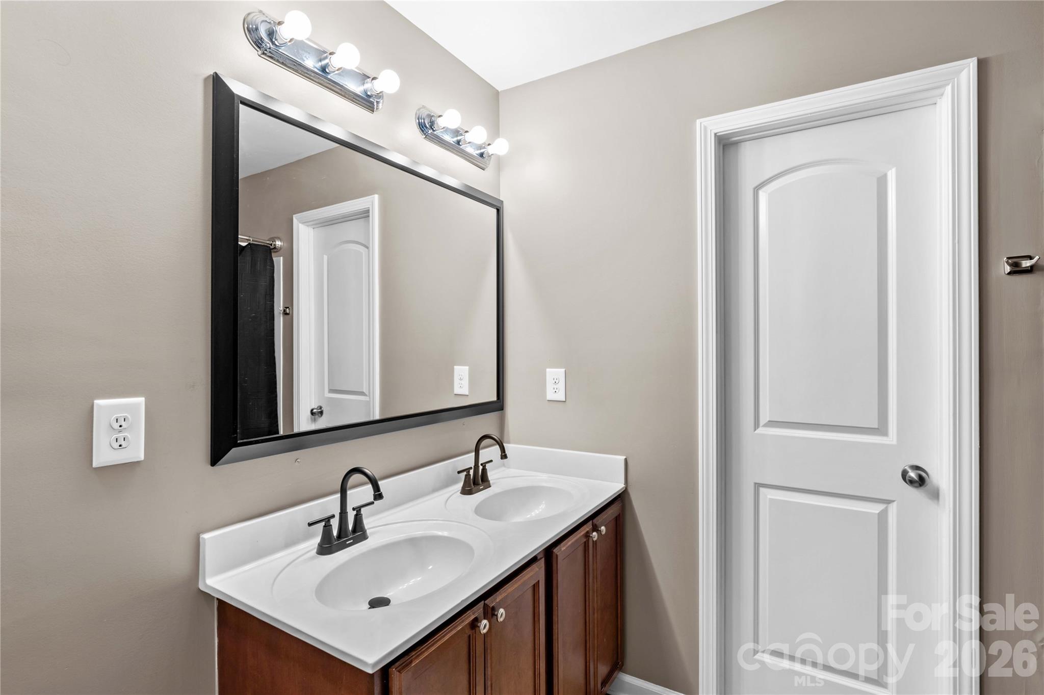 218 Valerie Drive — Lincolnton
