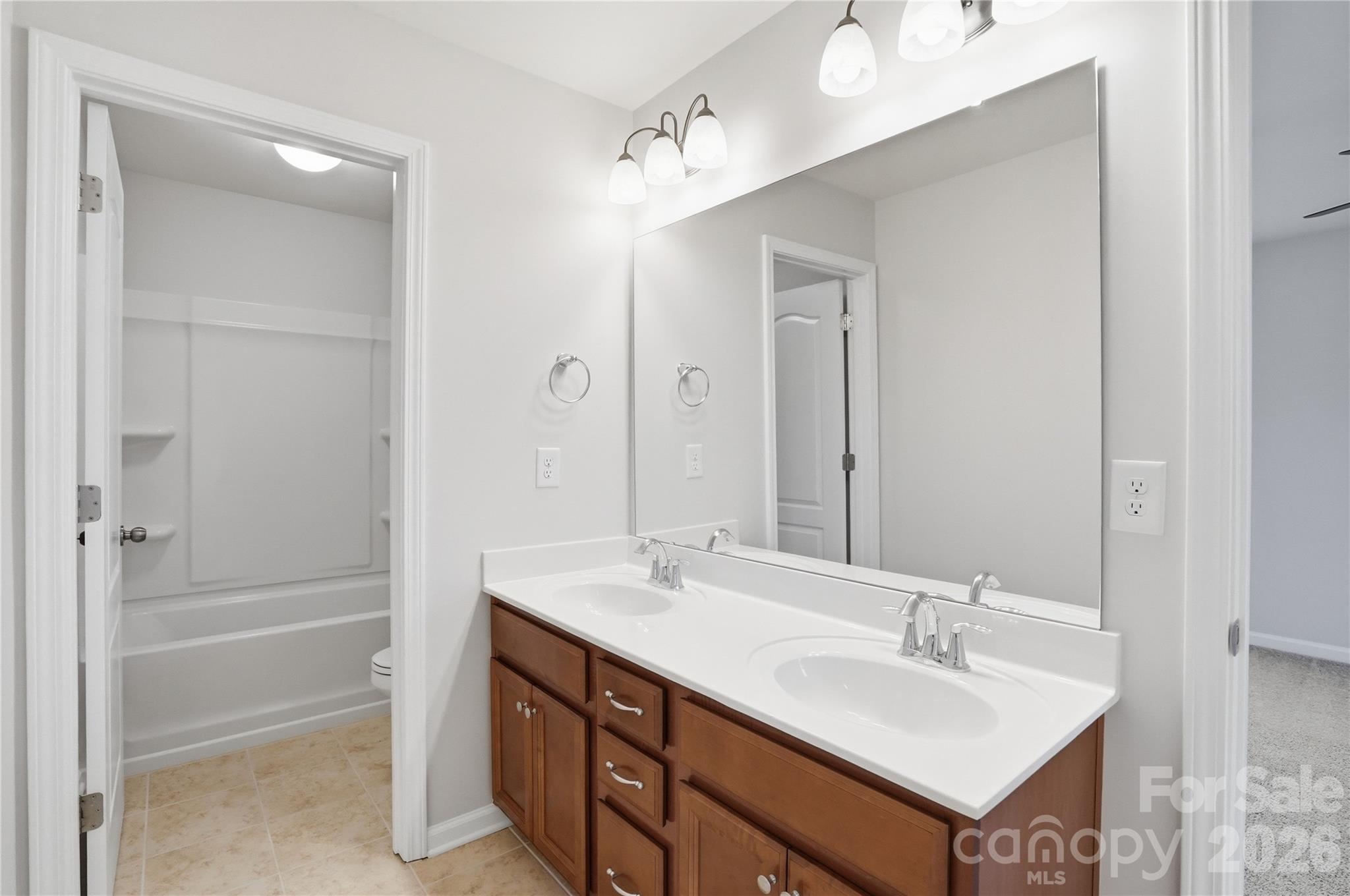 13714 Canterbury Castle Drive — Charlotte