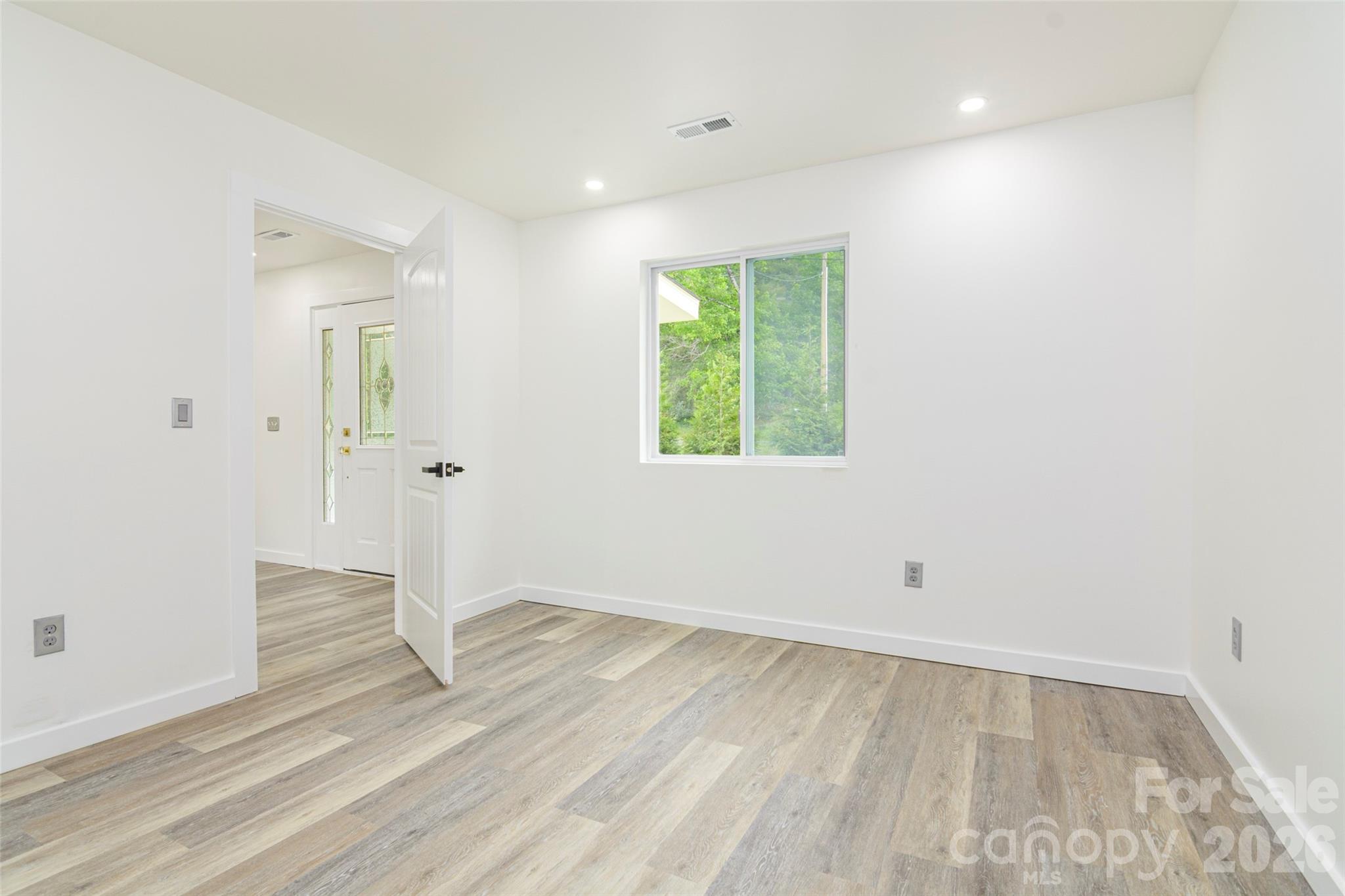 286 Berkeley Road — Hendersonville