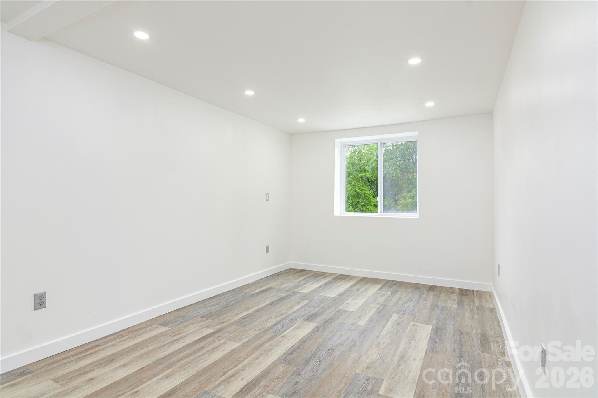 286 Berkeley Road — Hendersonville