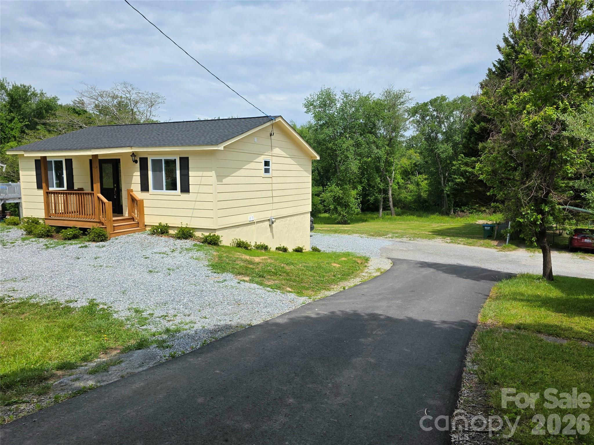 286 Berkeley Road — Hendersonville