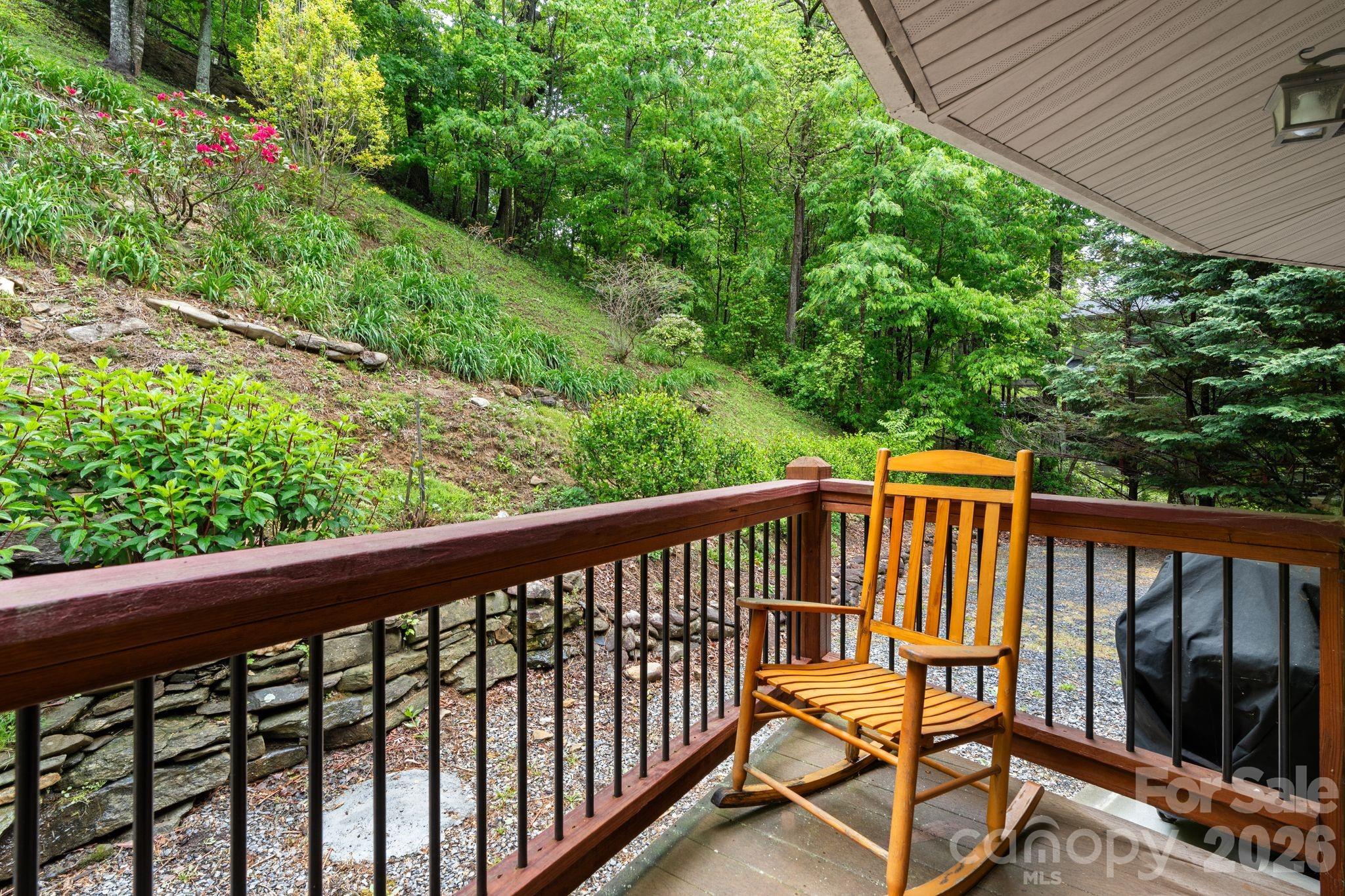 140 Slim Ridge — Maggie Valley