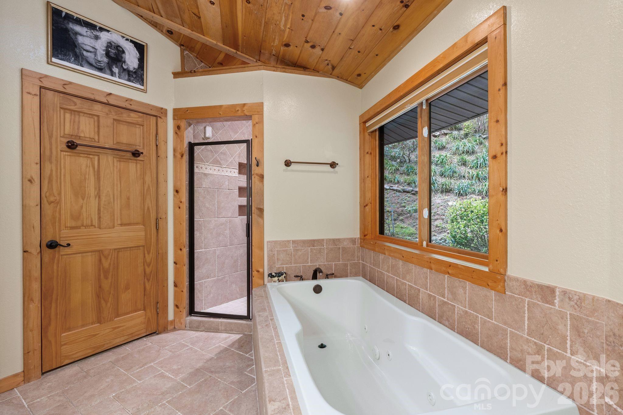140 Slim Ridge — Maggie Valley