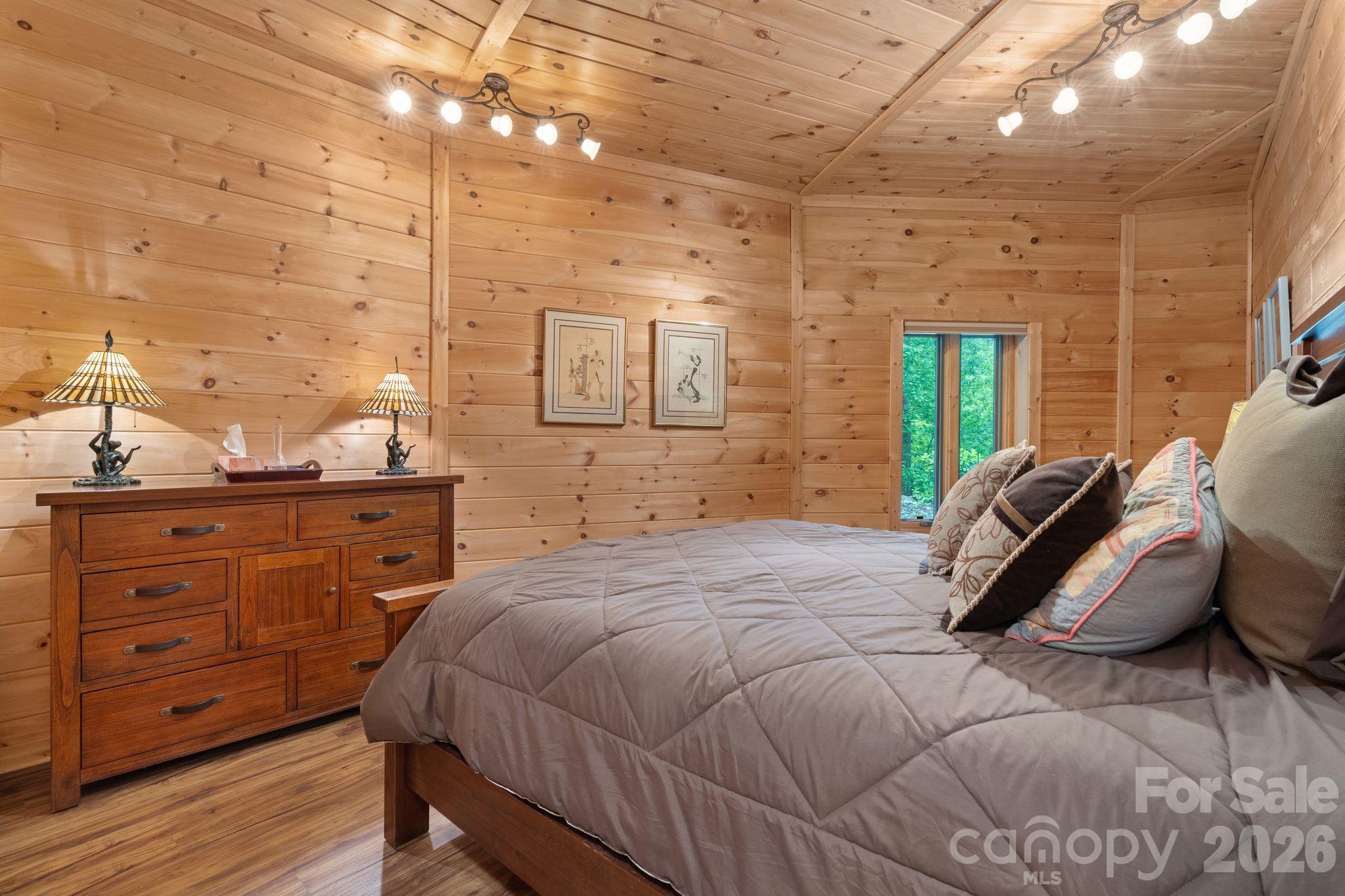 140 Slim Ridge — Maggie Valley
