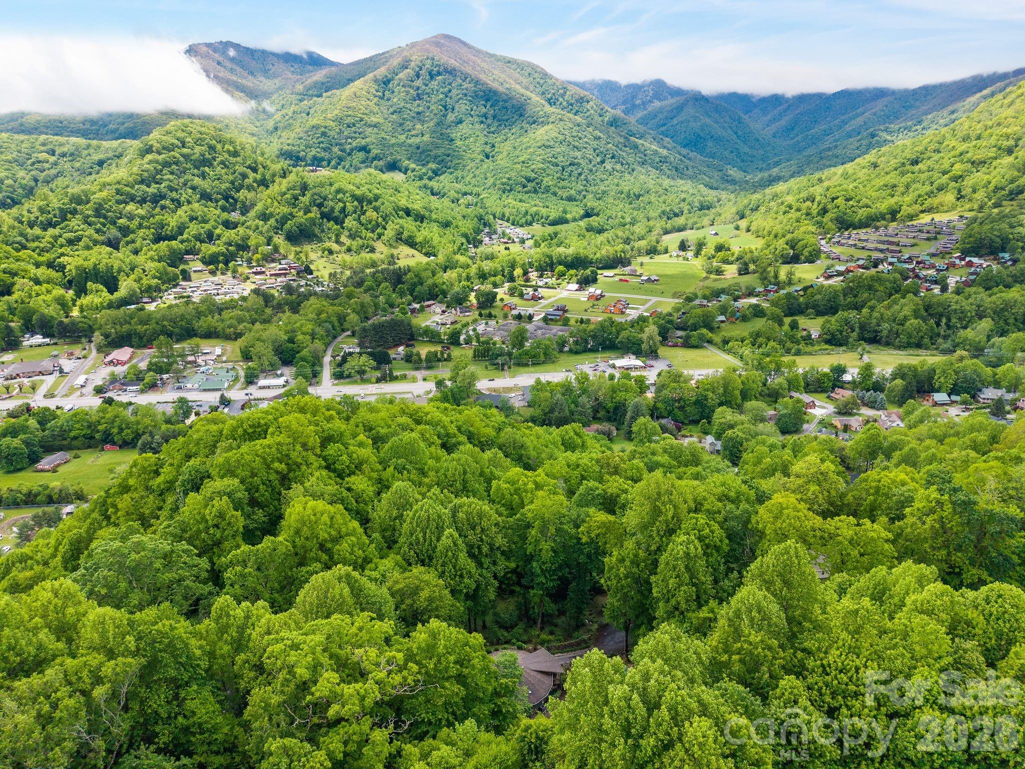 140 Slim Ridge — Maggie Valley