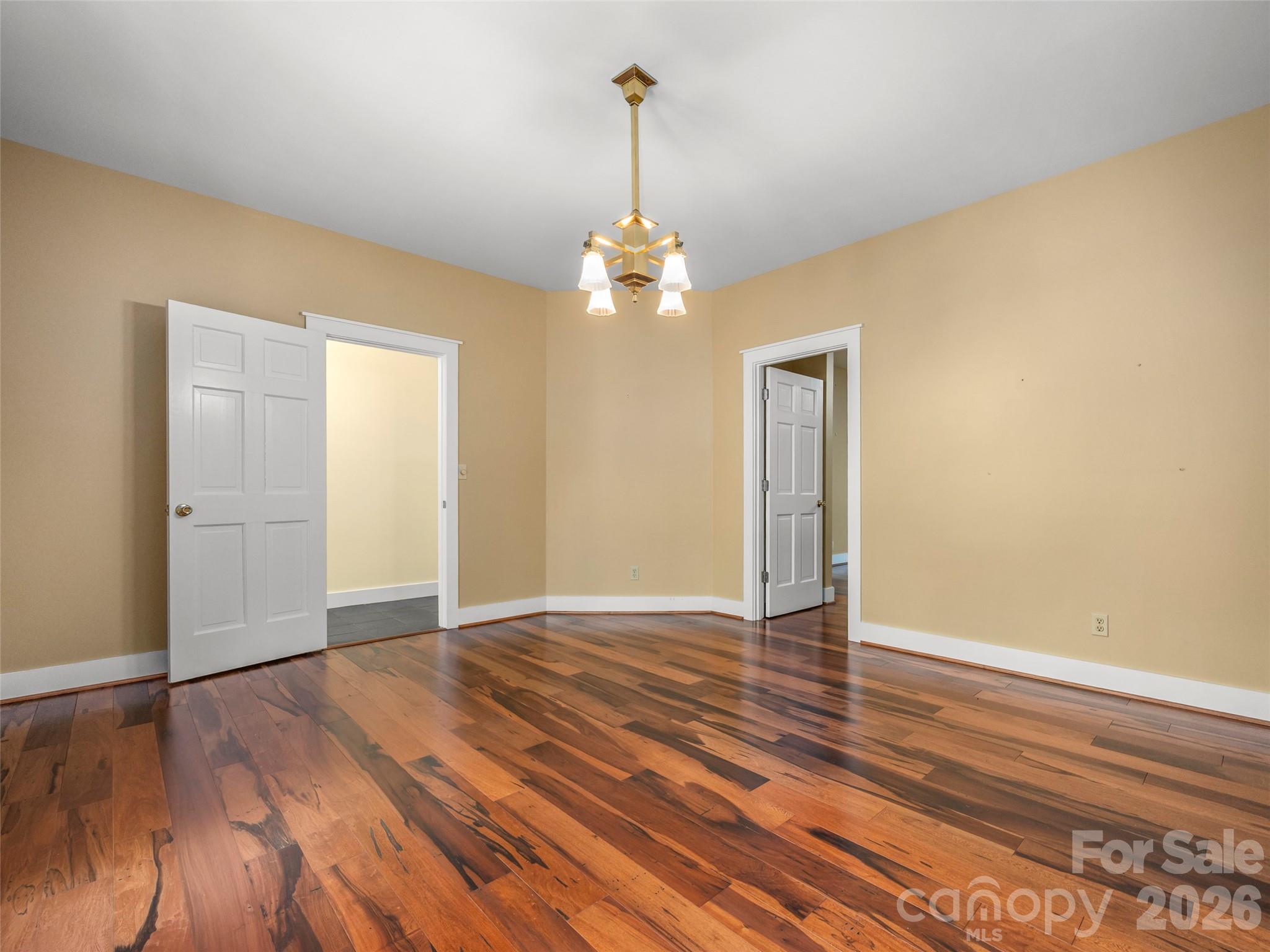 4 Lacoste Drive — Hendersonville