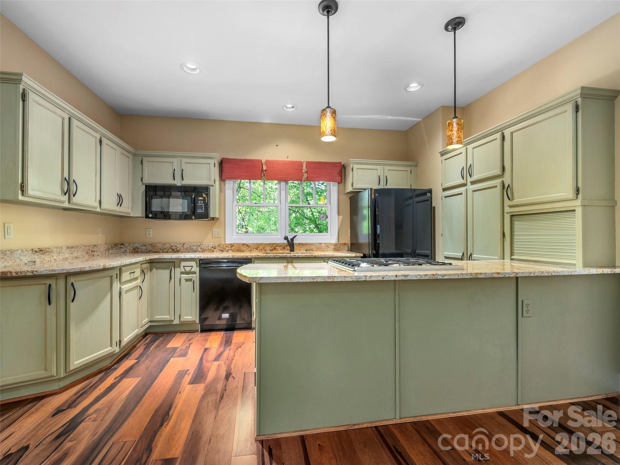 4 Lacoste Drive — Hendersonville