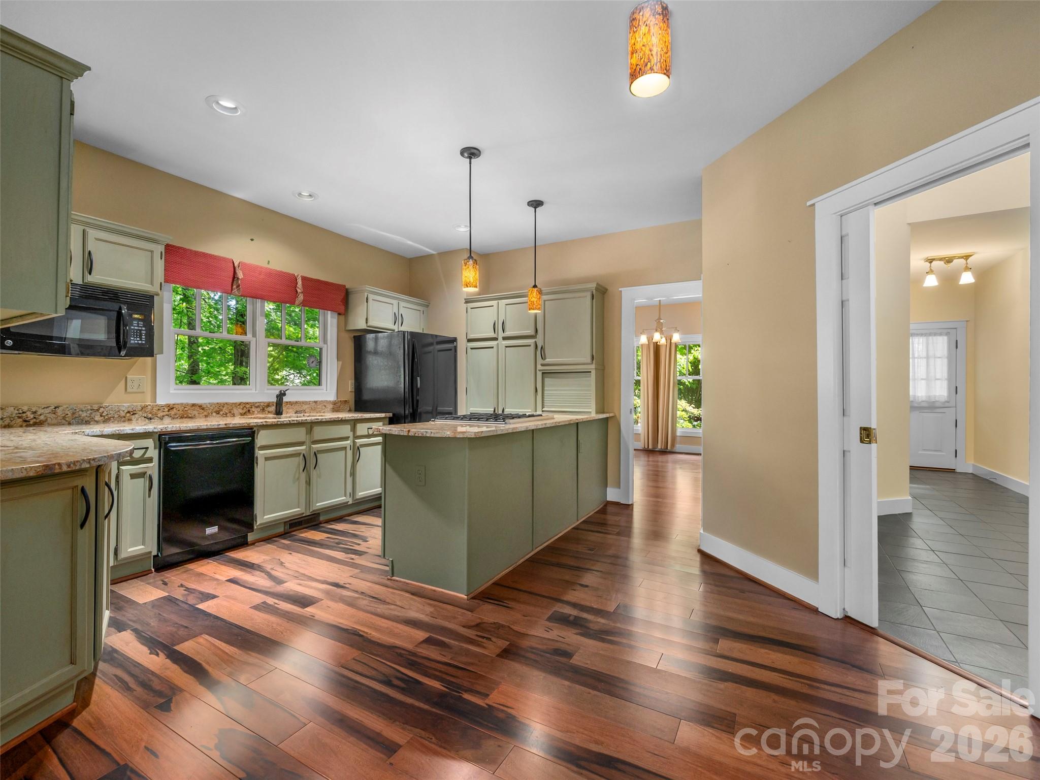 4 Lacoste Drive — Hendersonville