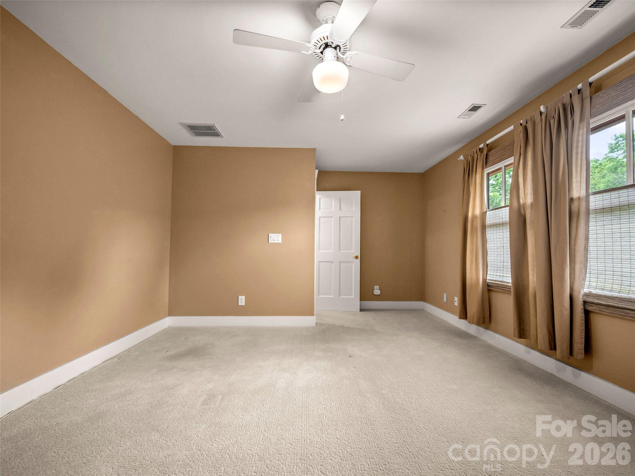 4 Lacoste Drive — Hendersonville