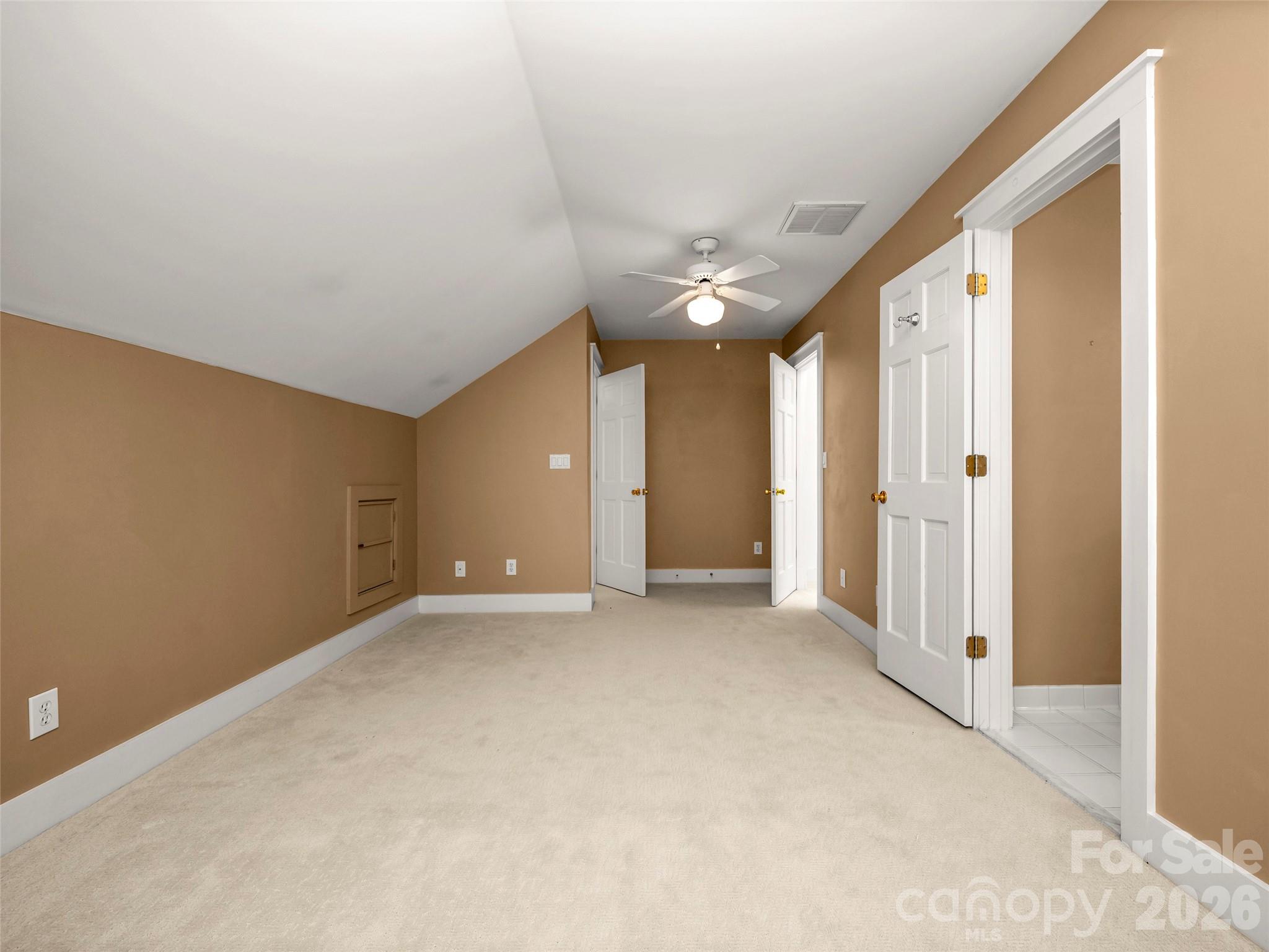 4 Lacoste Drive — Hendersonville