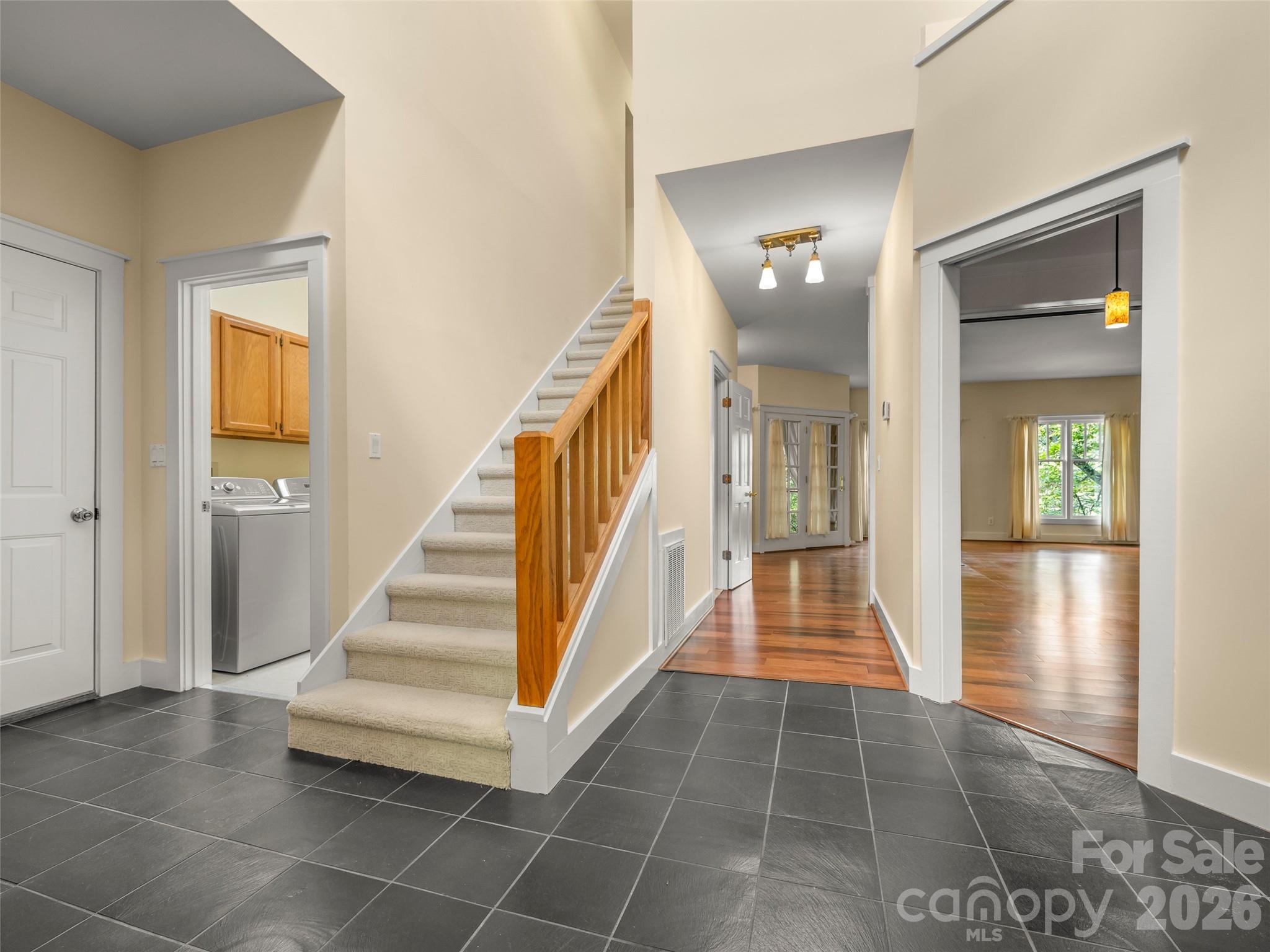 4 Lacoste Drive — Hendersonville