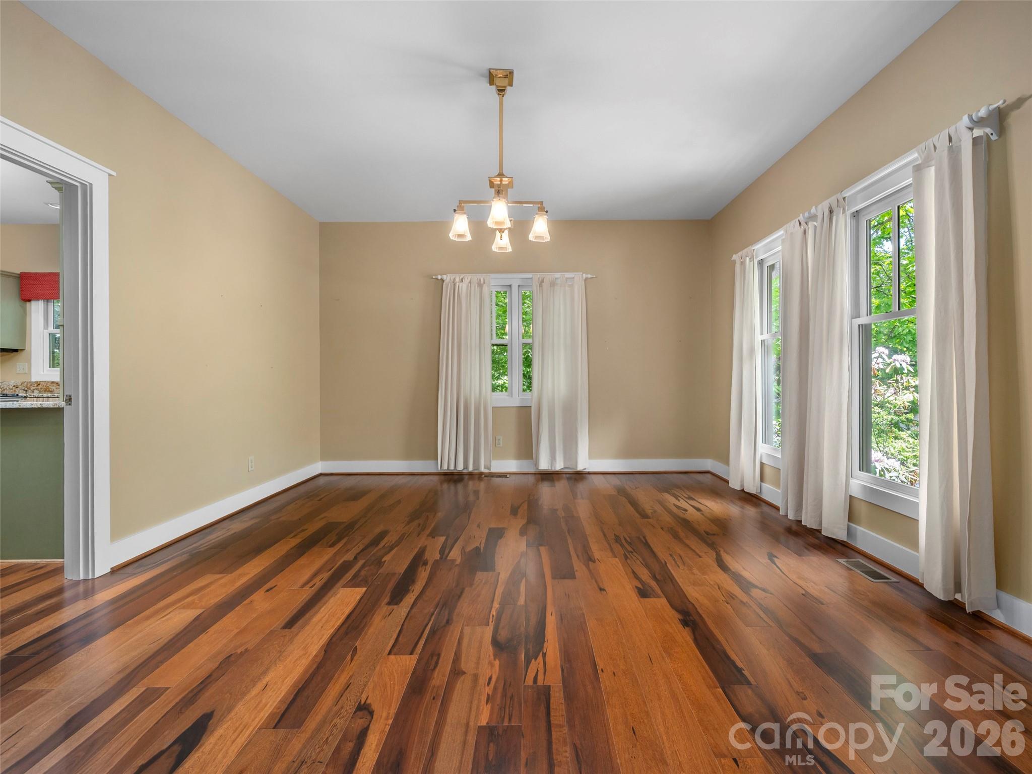 4 Lacoste Drive — Hendersonville