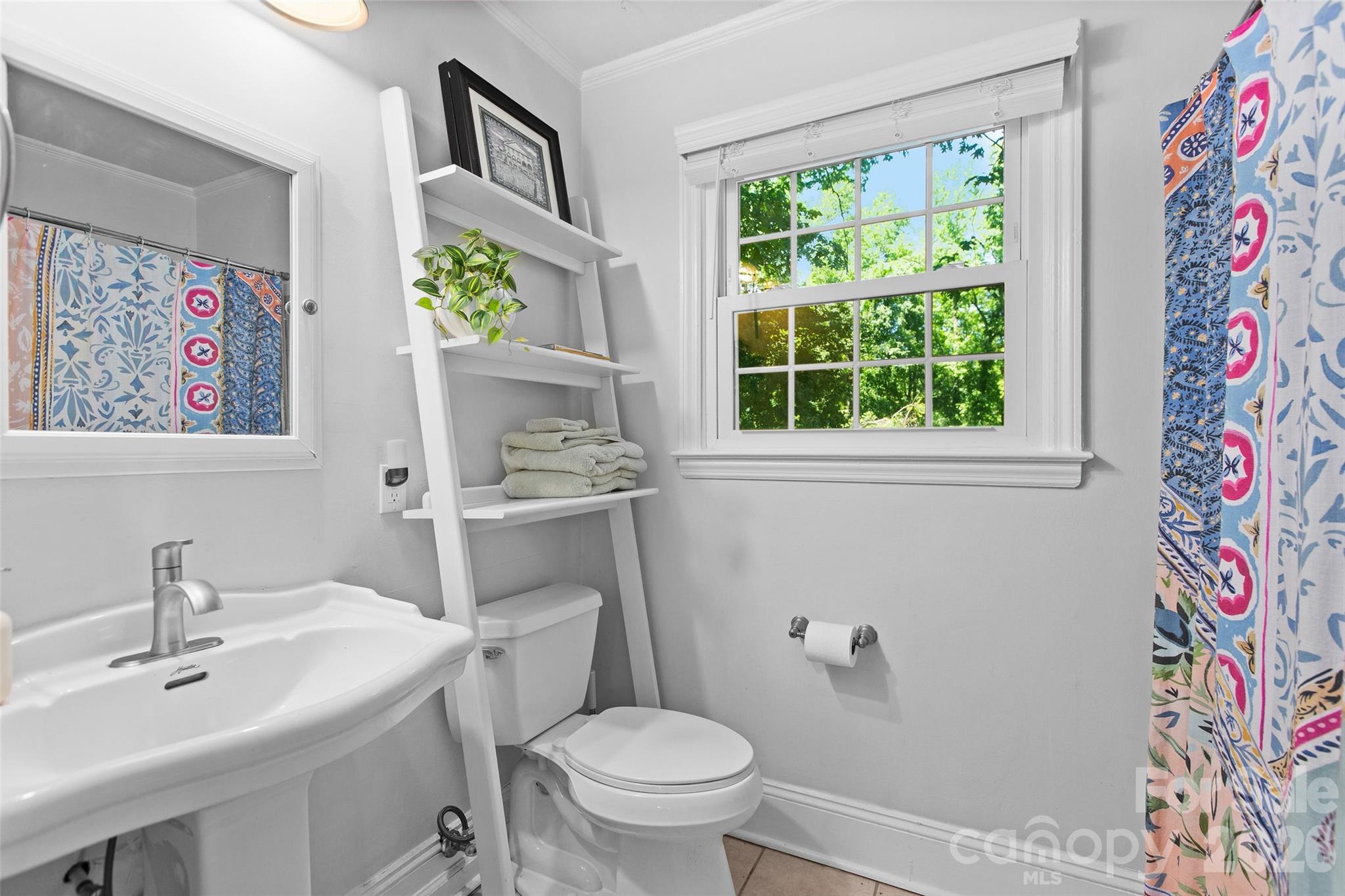 5015 Murrayhill Road — Charlotte