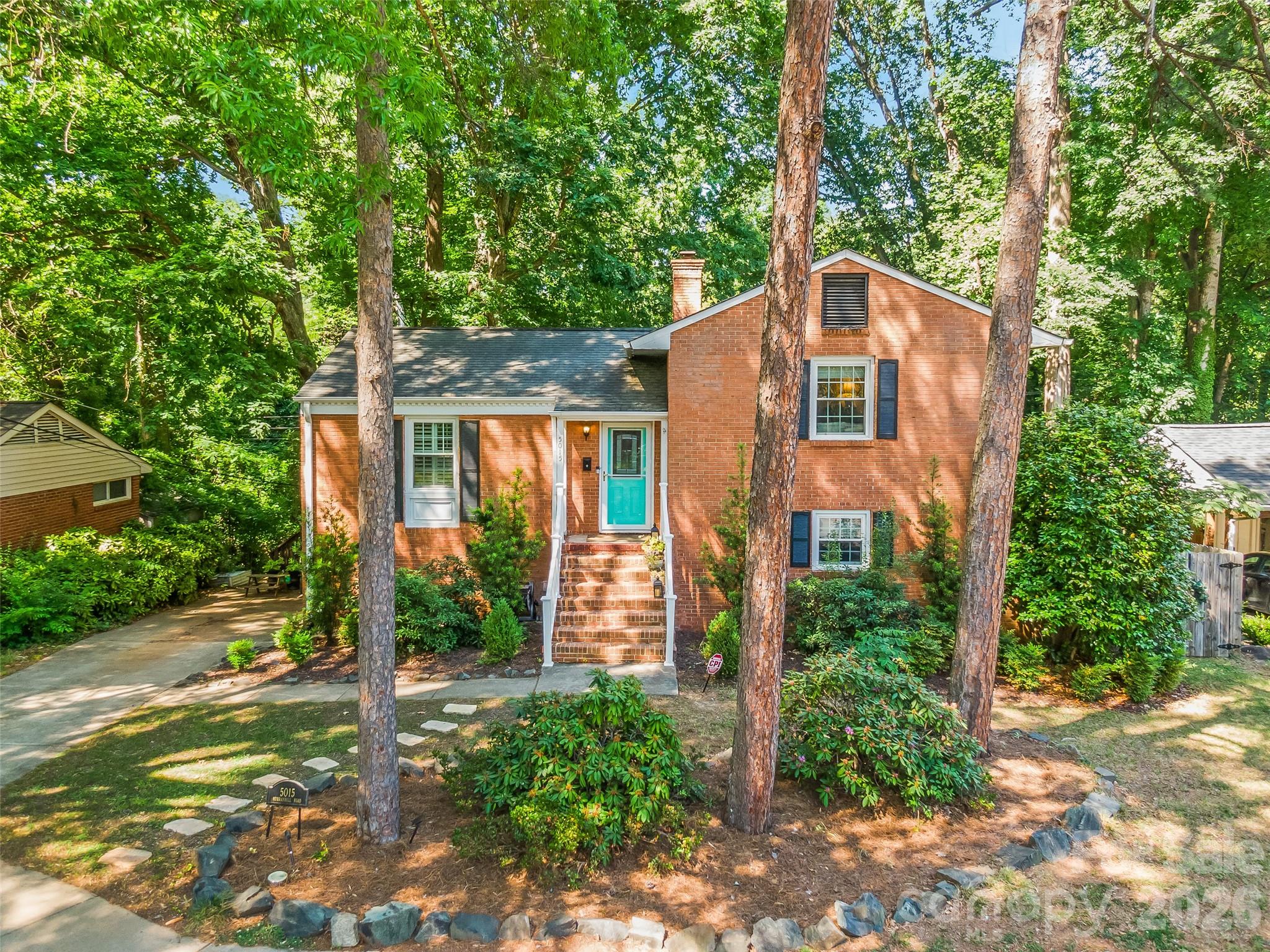 5015 Murrayhill Road — Charlotte