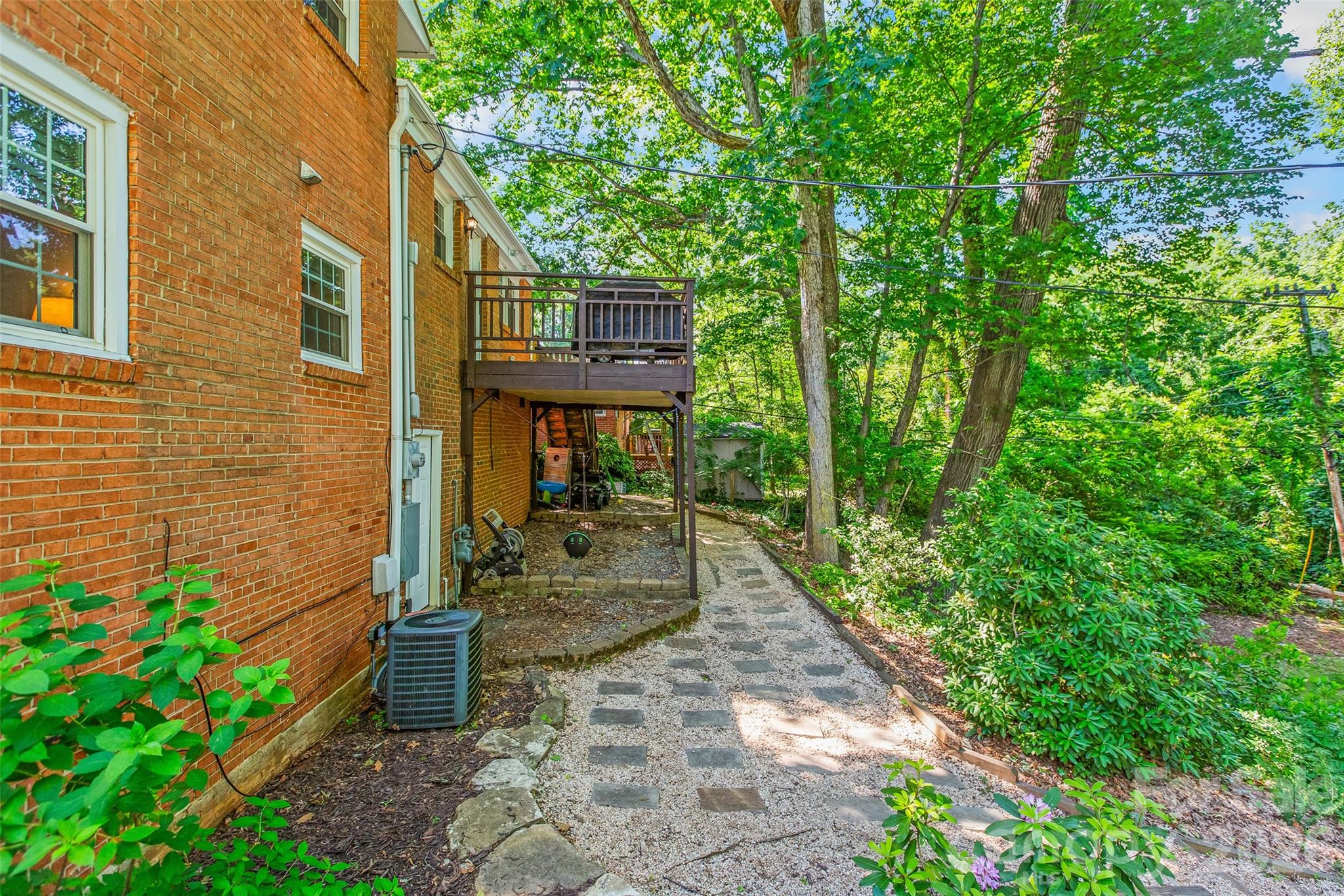 5015 Murrayhill Road — Charlotte