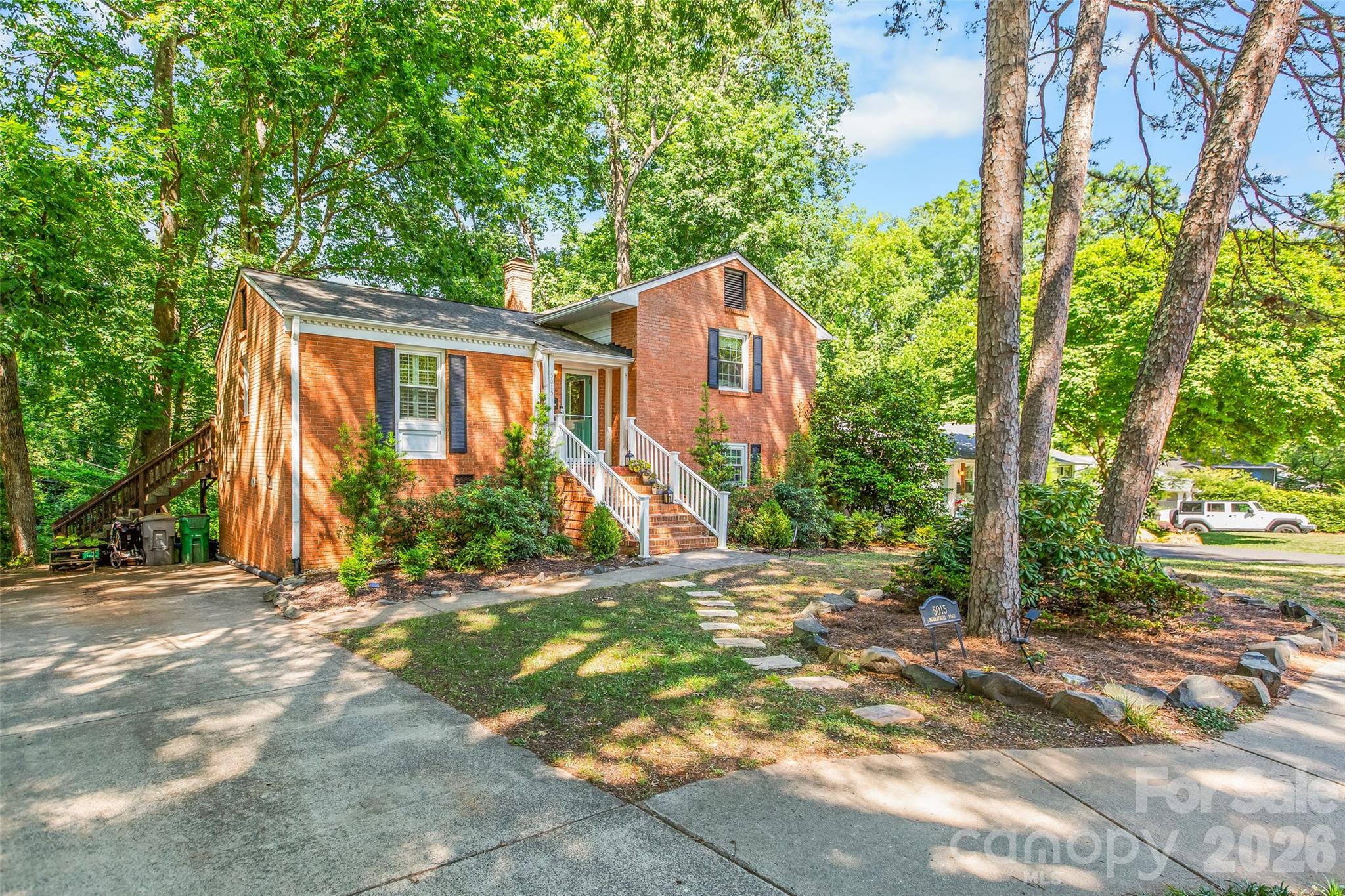 5015 Murrayhill Road — Charlotte